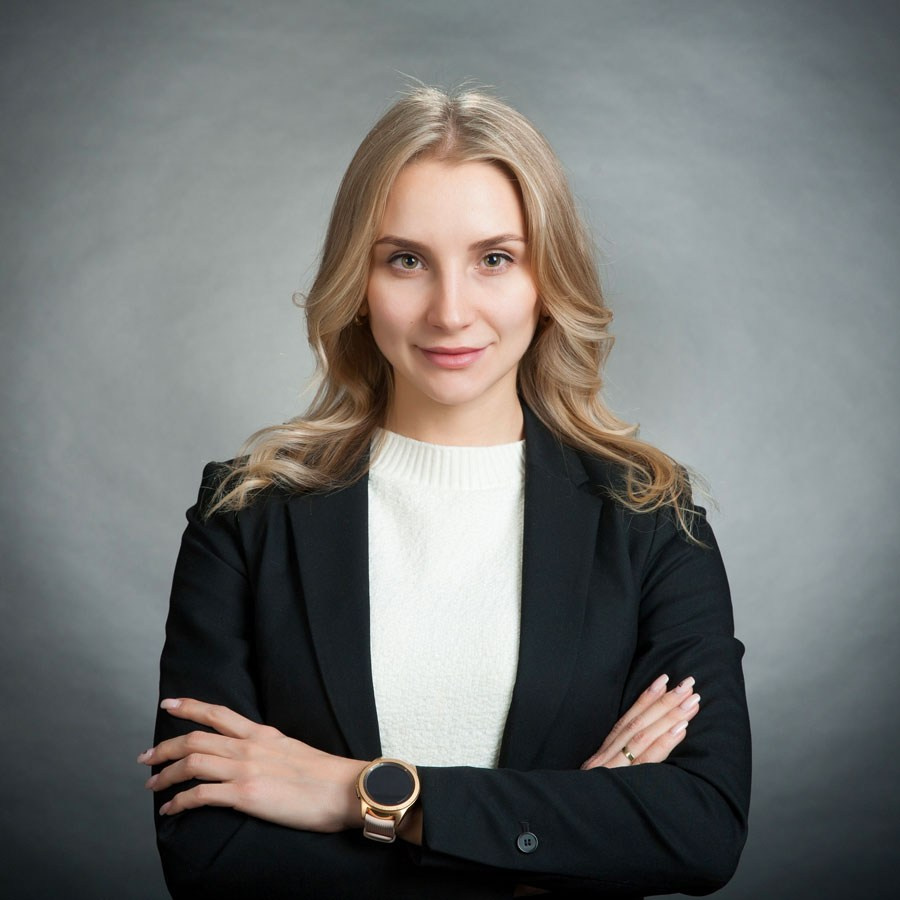 Деловой (бизнес) портрет. Фотостудия Алматы. Фотосъемка Алматы. Фотосессия Алматы. Фотокурсы. Обучение фотографии. Аренда студии