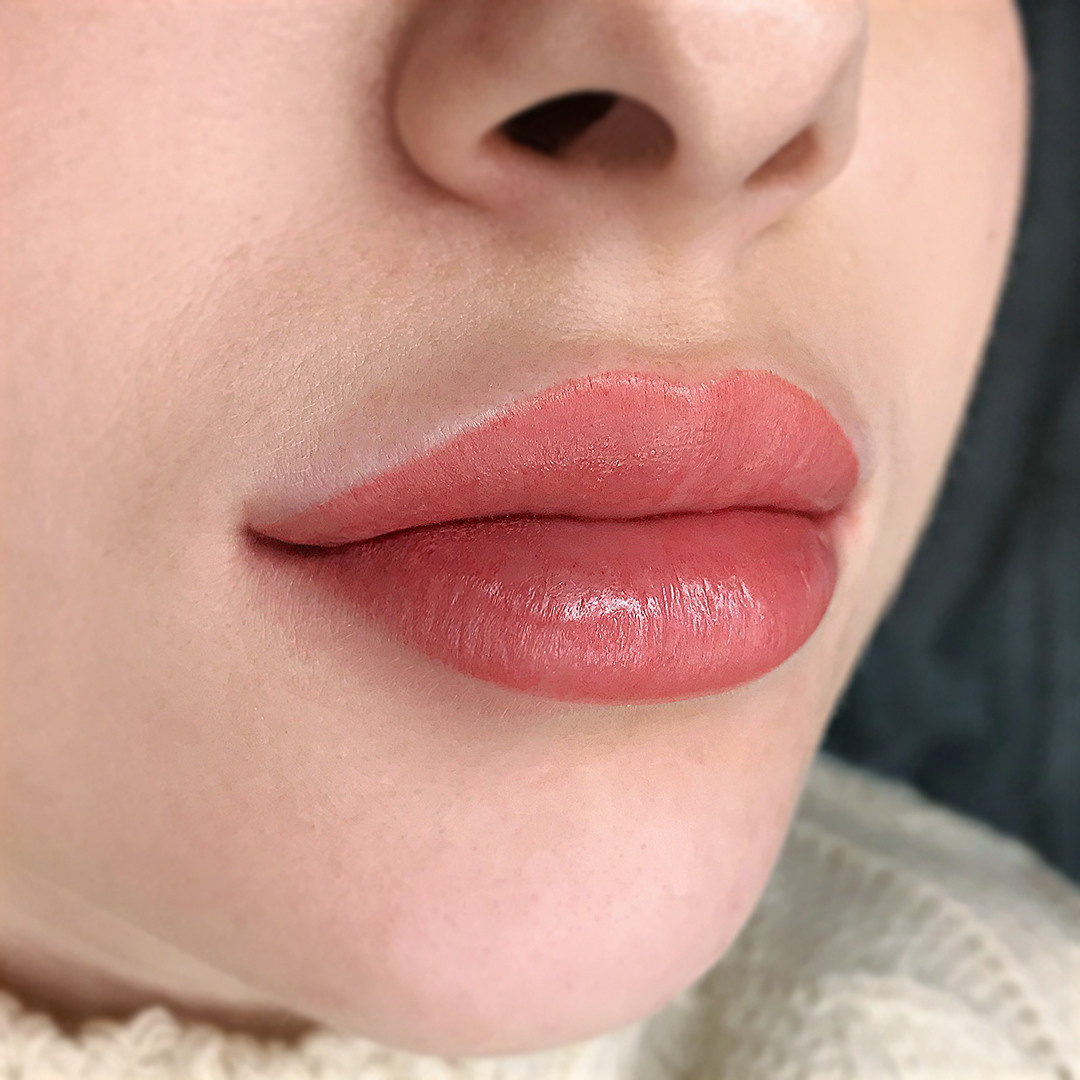 Перманентный макияж губ, виды. Студия перманентного макияжа, косметологии и массажа SYMMETRY в Москве, м. Киевская