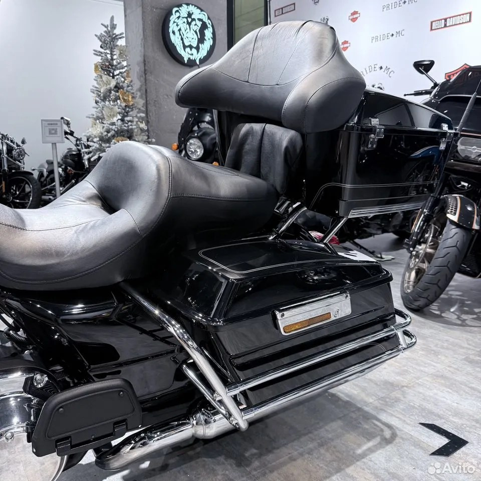 Купить Harley-Davidson 2010 HD Electra Glide (Vivid Black Double Stripe) (Touring) — подробнее на сайте. Hello Davidson, Москва. Только хорошие мотоциклы…