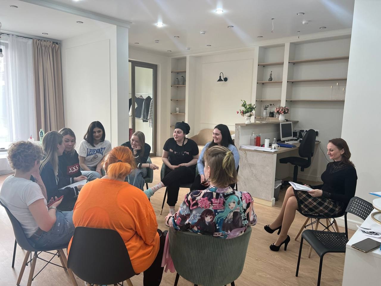 «В КРУГУ» Психологические тренинги в Санкт-Петербурге в живом формате