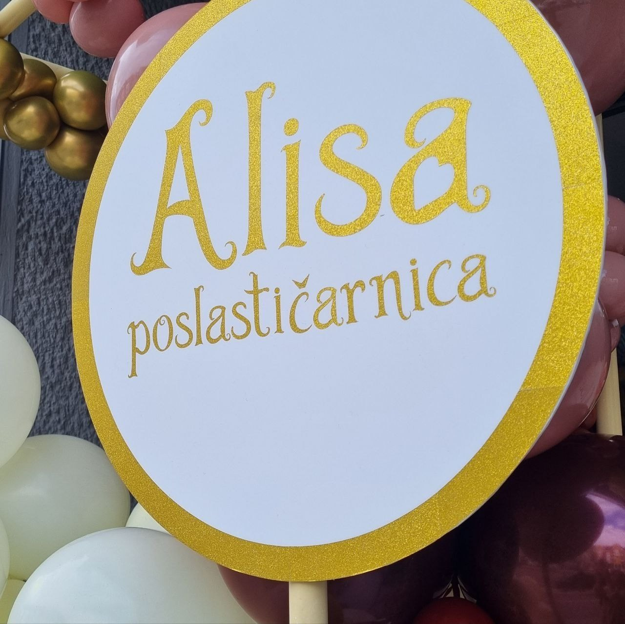 Baloni sa helijimom. Dekoracije balone. Dostava balone. Grad Novi Sad. Шары с гелием, фотозоны Нови Сад Белград. Balone i dekoracije od balona Novi Sad Beograd