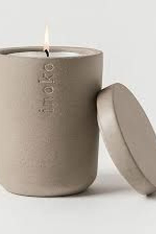 Съёмка свечей-диффузоров для интернет-магазинов с акцентом на упаковке