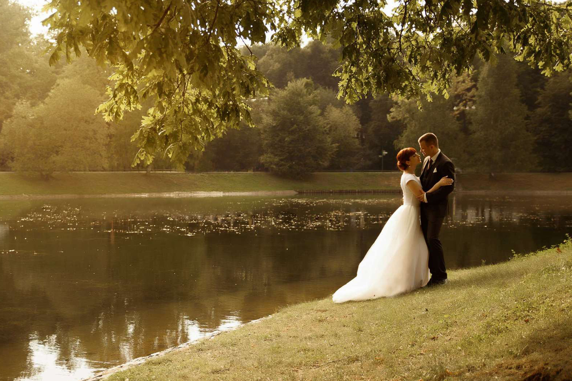 Необычное утро невесты и жениха в готическом стиле. Фотограф в Москве Сергей Гаварос
