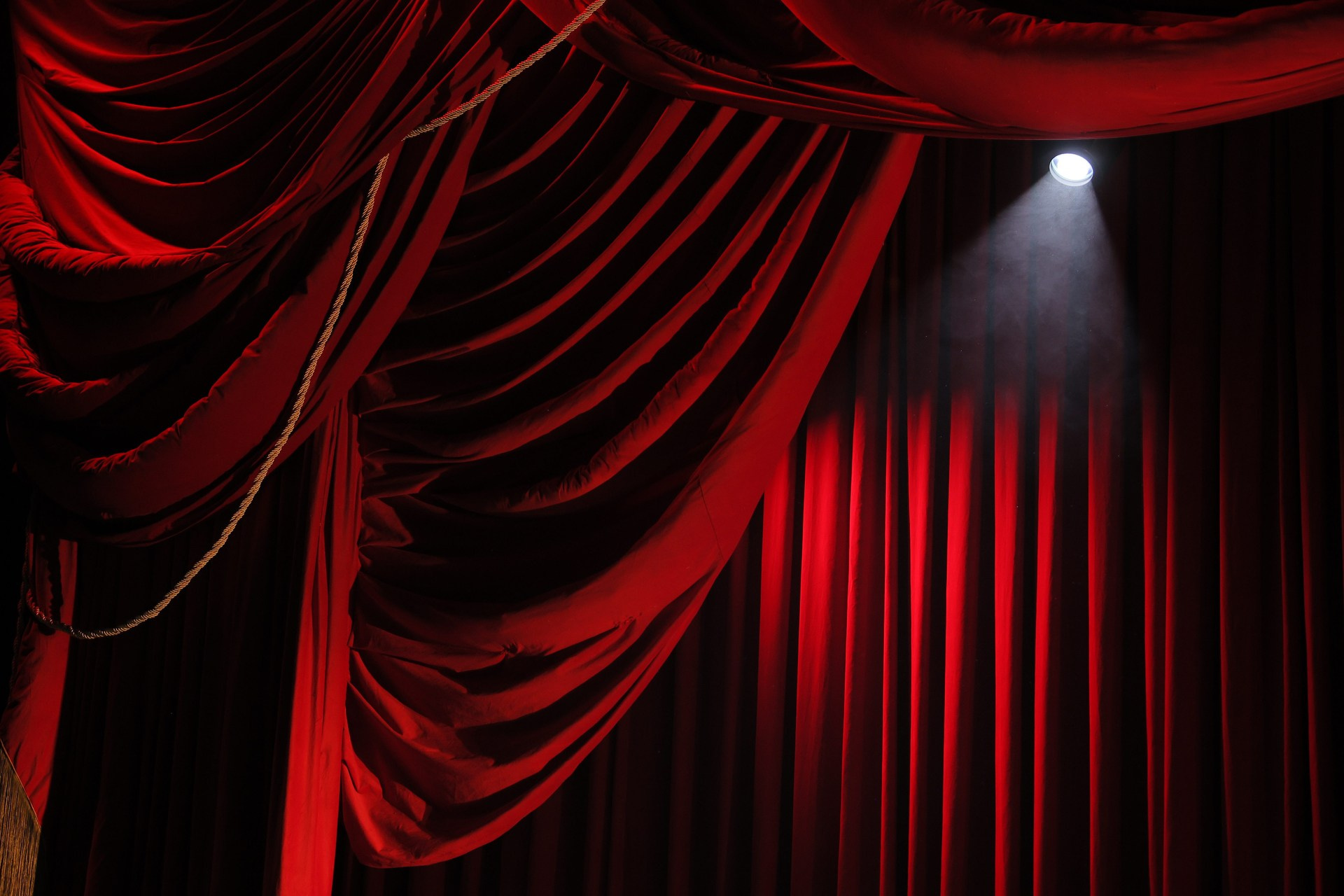 Мягкие декорации для спектакля «Две Анны» | БДТ им. Товстоногова. История занавеса. Превращаем идею в технологию