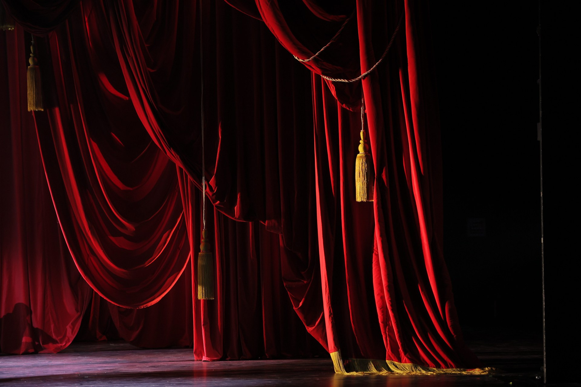 Мягкие декорации для спектакля «Две Анны» | БДТ им. Товстоногова. История занавеса. Превращаем идею в технологию