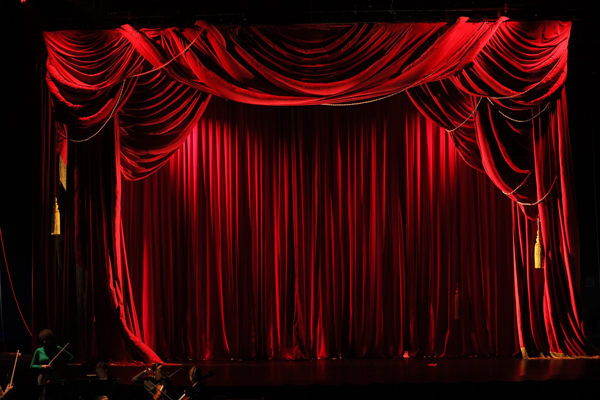 Мягкие декорации для спектакля «Две Анны» | БДТ им. Товстоногова. История занавеса. Превращаем идею в технологию