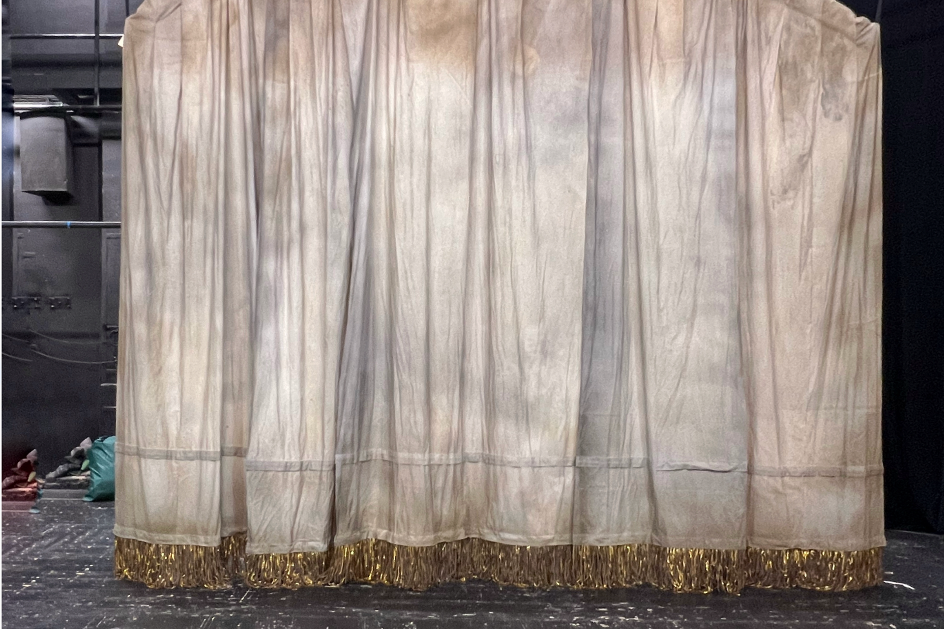 «Митина Любовь» Московский международный Дом Музыки. История занавеса. Превращаем идею в технологию