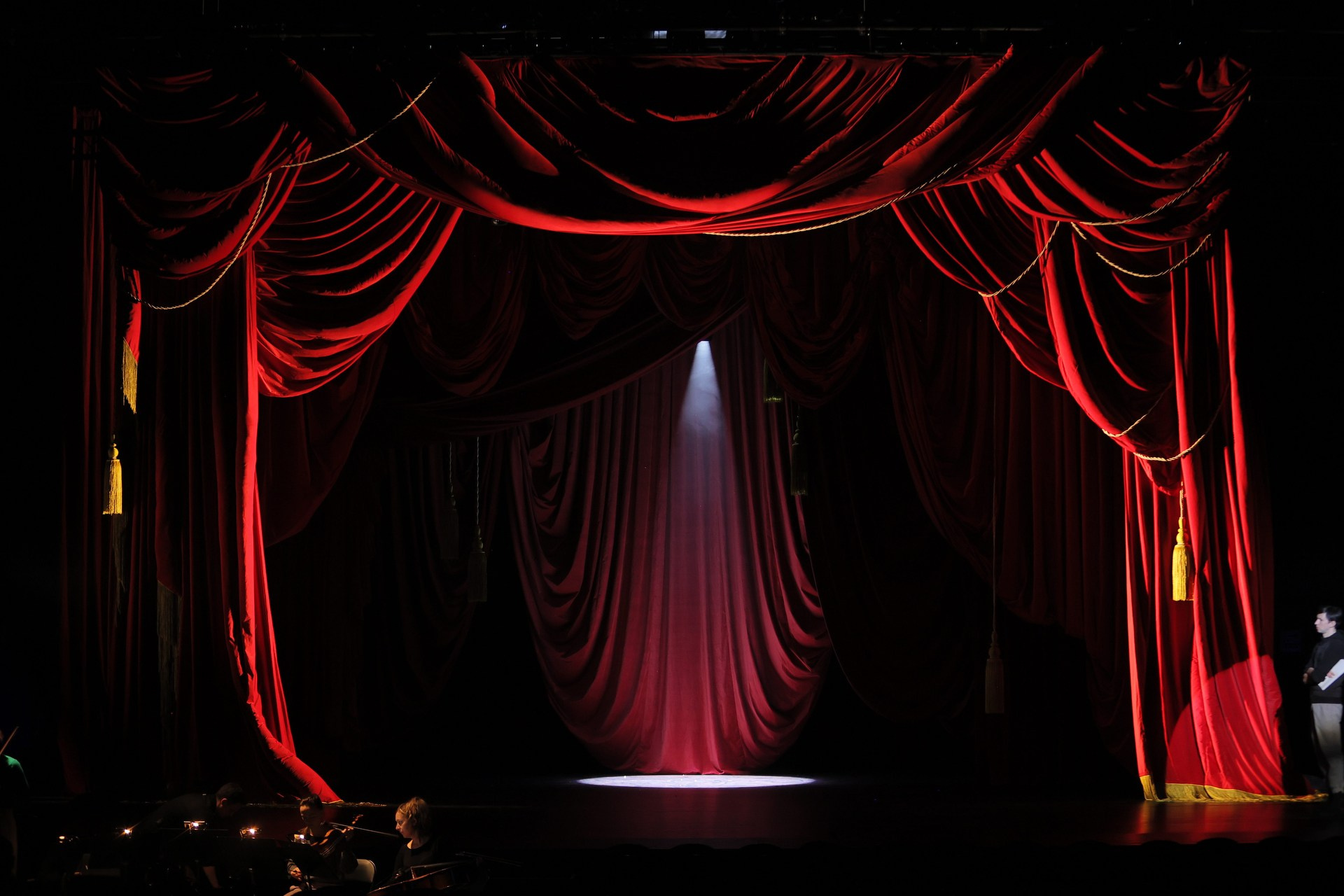 Мягкие декорации для спектакля «Две Анны» | БДТ им. Товстоногова. История занавеса. Превращаем идею в технологию