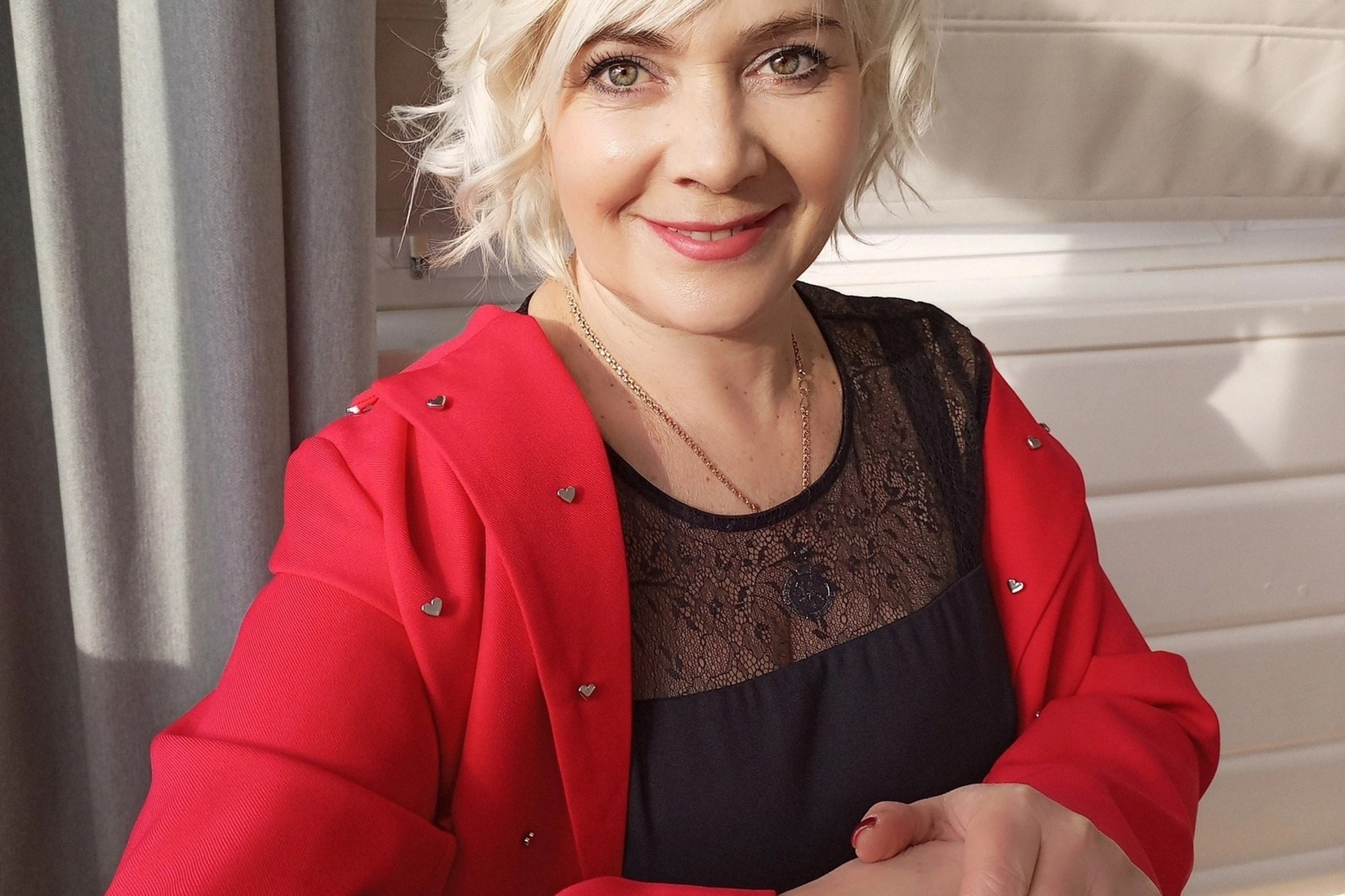 Ведущая Жанна Забойная