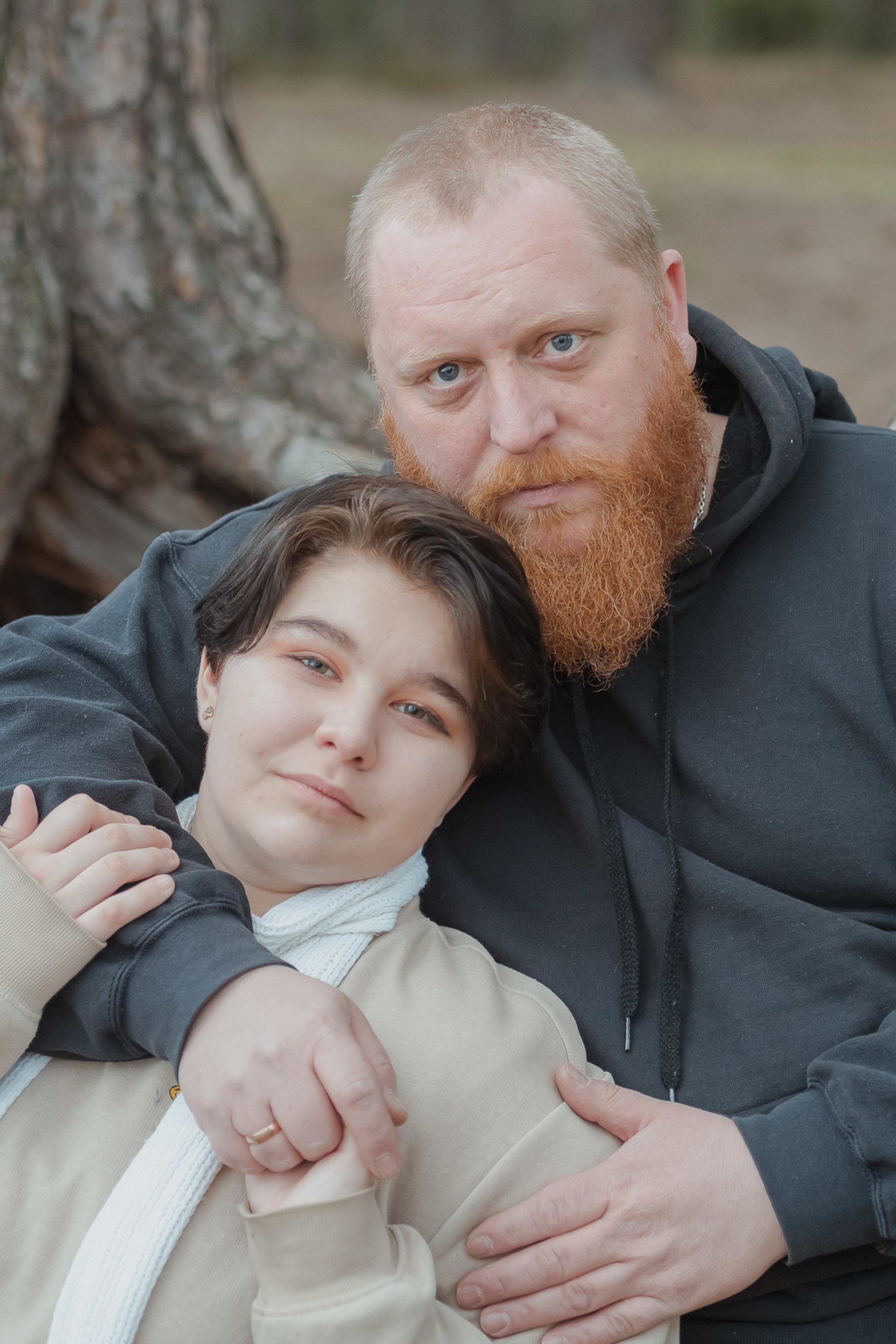 Рита с папой на прогулке