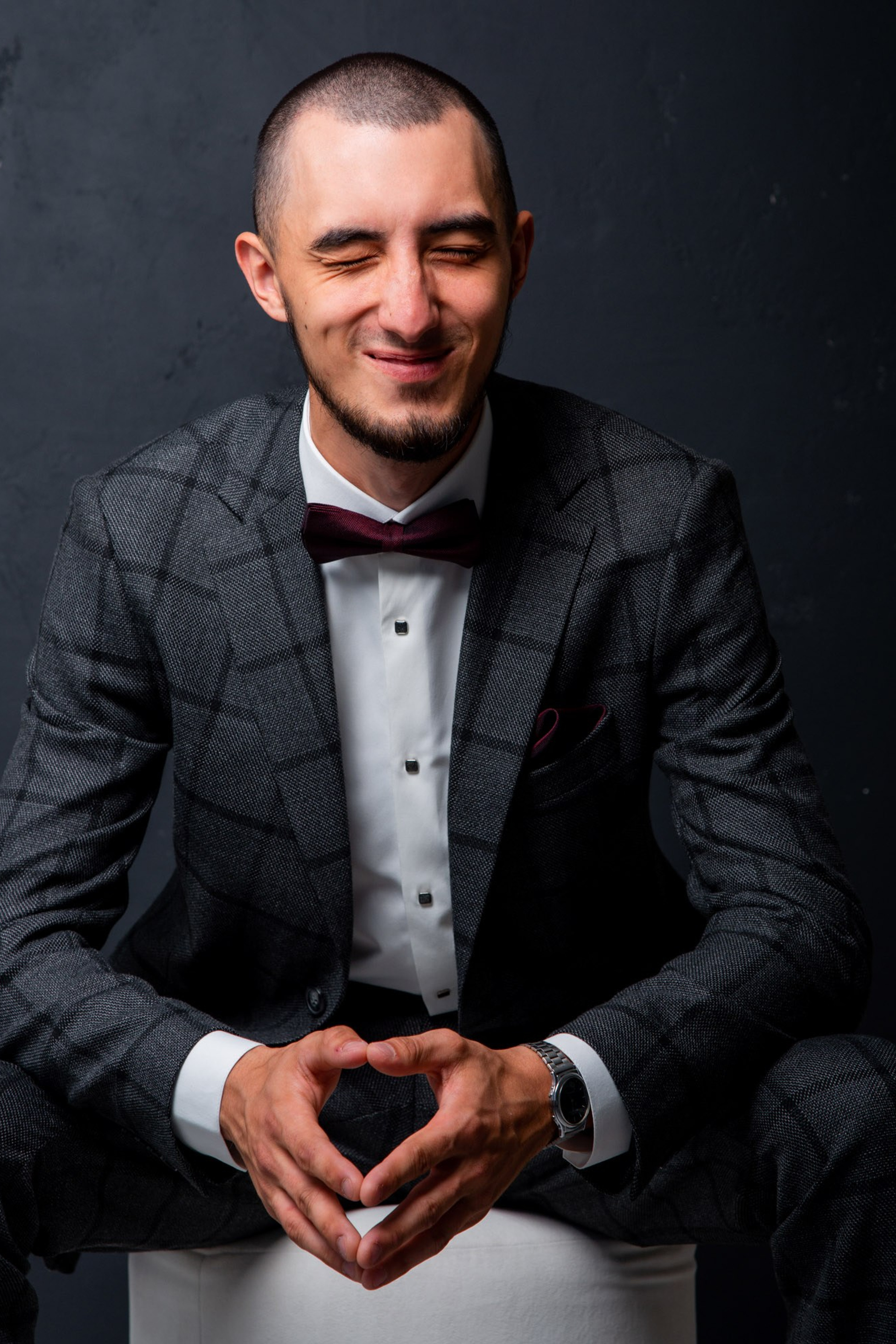 Съемка женихов: мужественность и простота в кадре. Свадебный и портретный фотограф в Омске Матвей Краузе