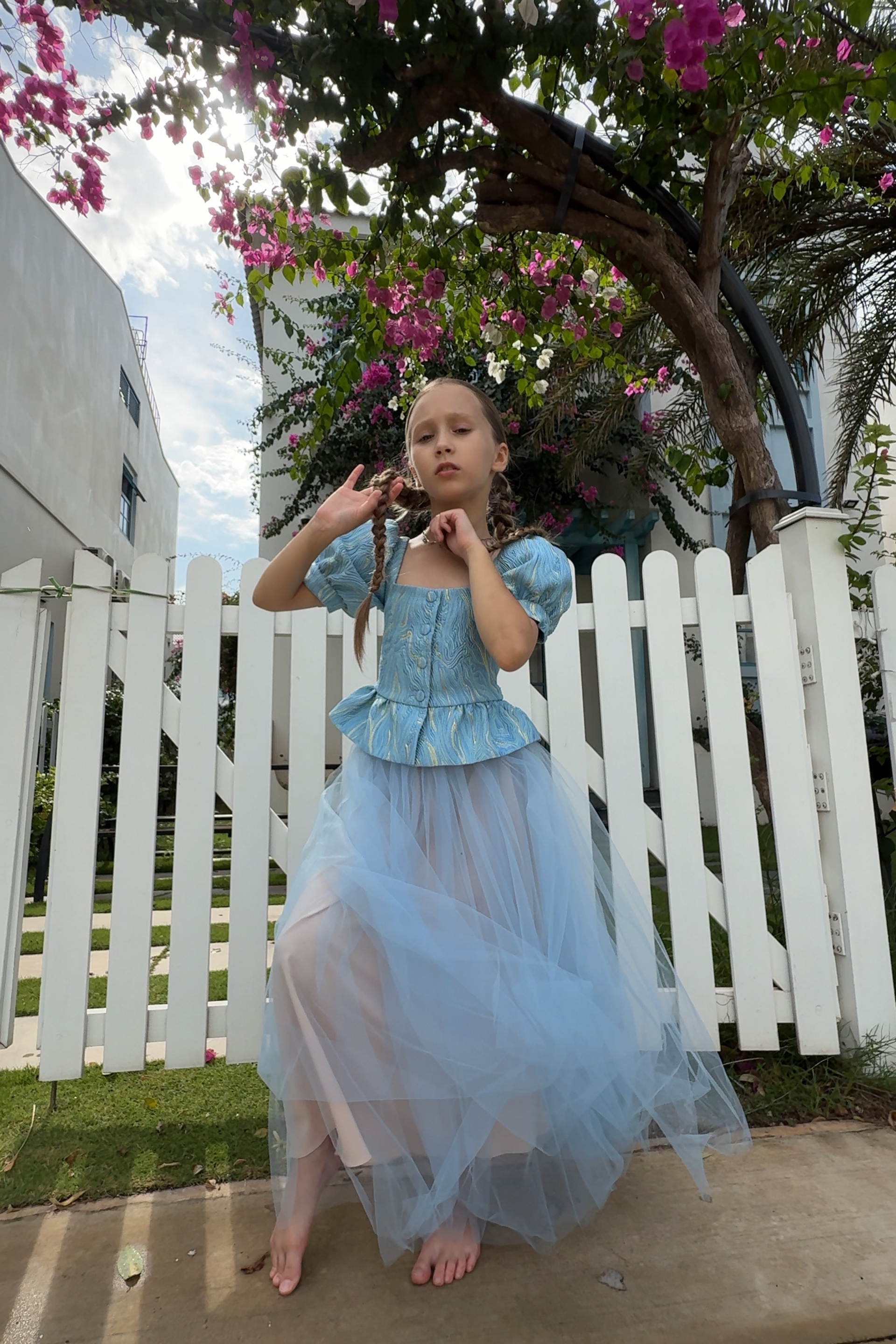 Блуза «Haute Couture» с открытой спиной голубая. Одежда для детей