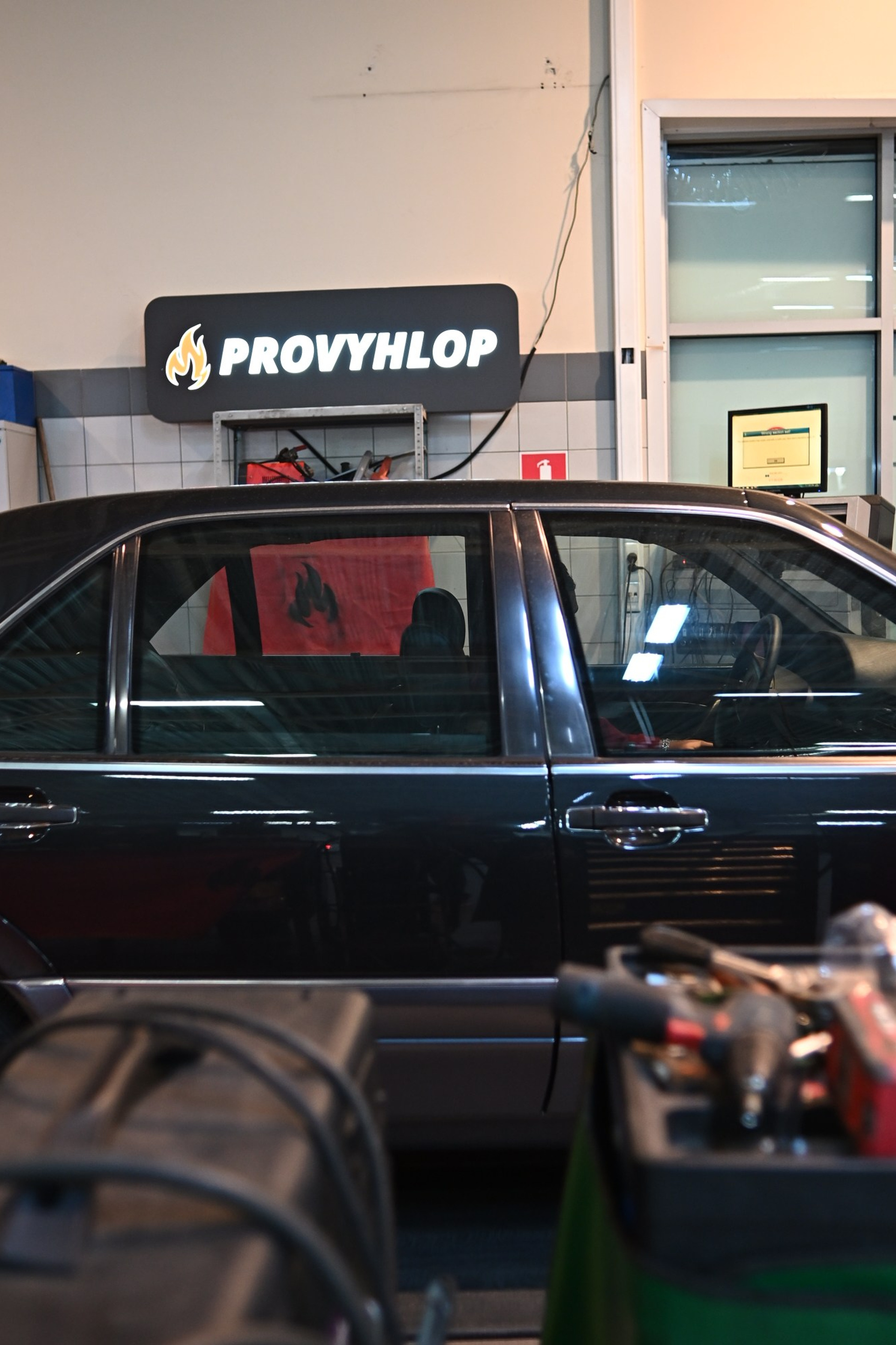 Mercedes-Benz W140