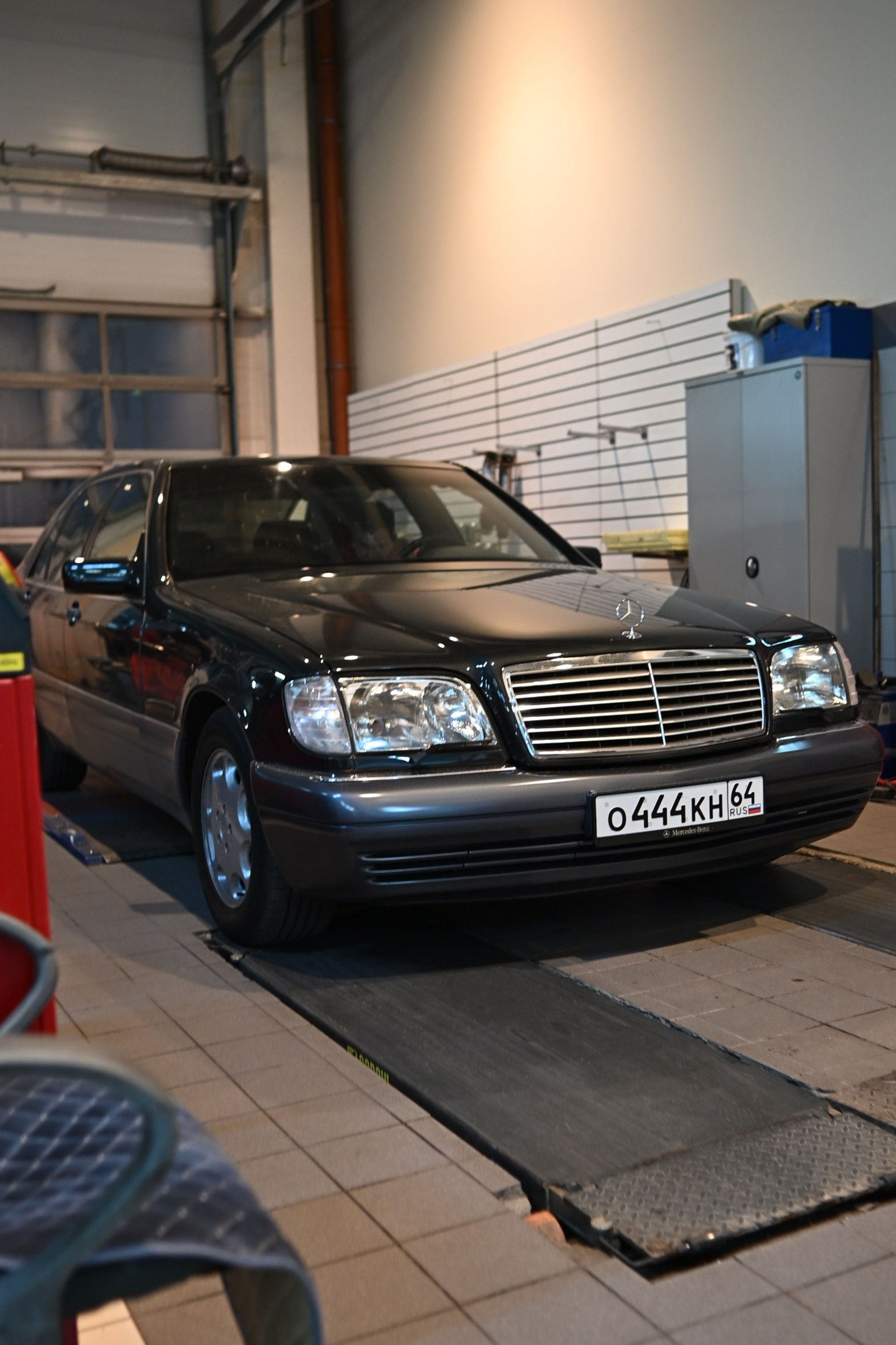 Mercedes-Benz W140