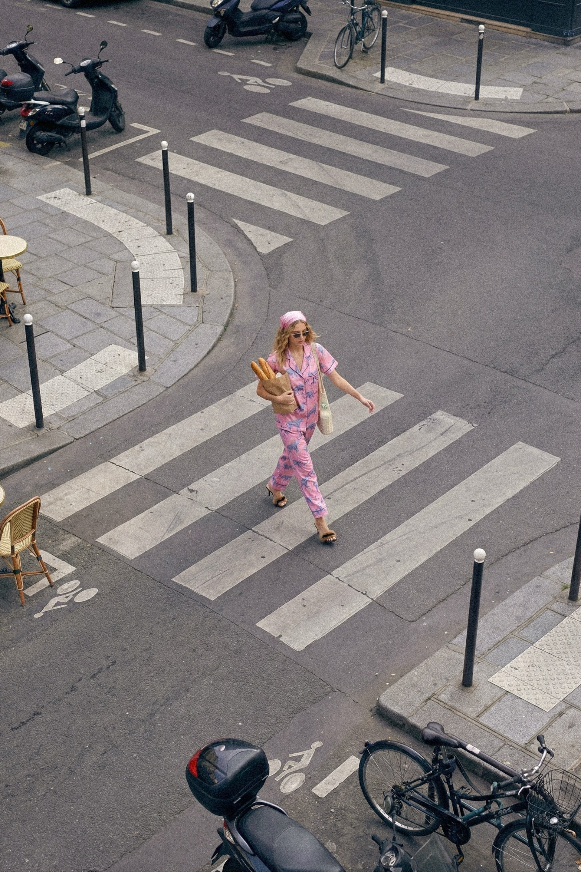 Katie Kim — AI lifestyle-кампания в образе Кэрри Брэдшоу | jl.art.ai.lab. Анна Карчмит — AI-художник. Эдиториал, нейрофотосессия и контент для fashion и beauty брендов