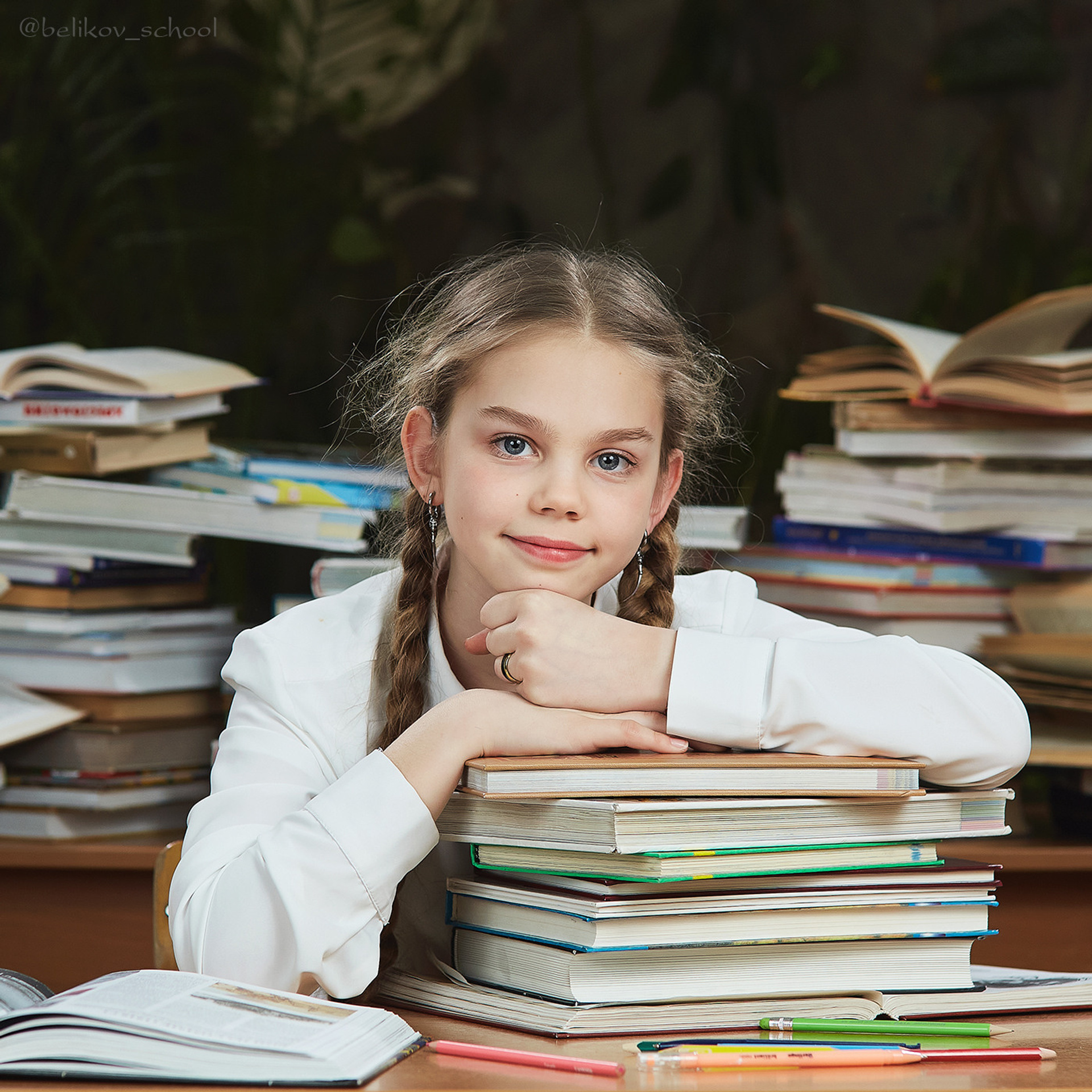 Школьные портреты и виньетка. Школьный фотограф Сергей Беликов