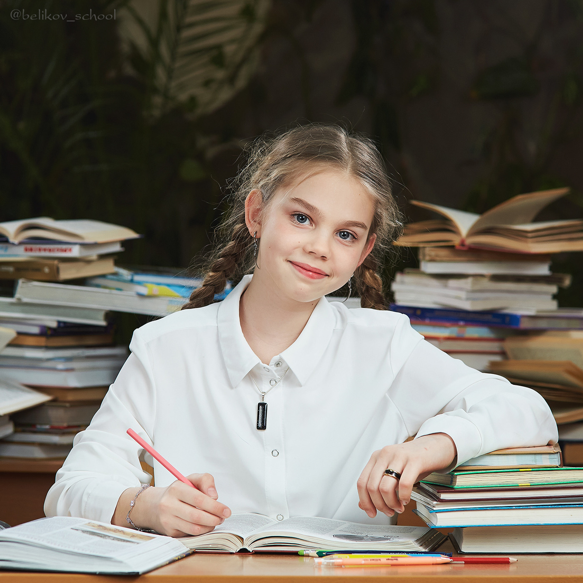 Школьные портреты и виньетка. Школьный фотограф Сергей Беликов