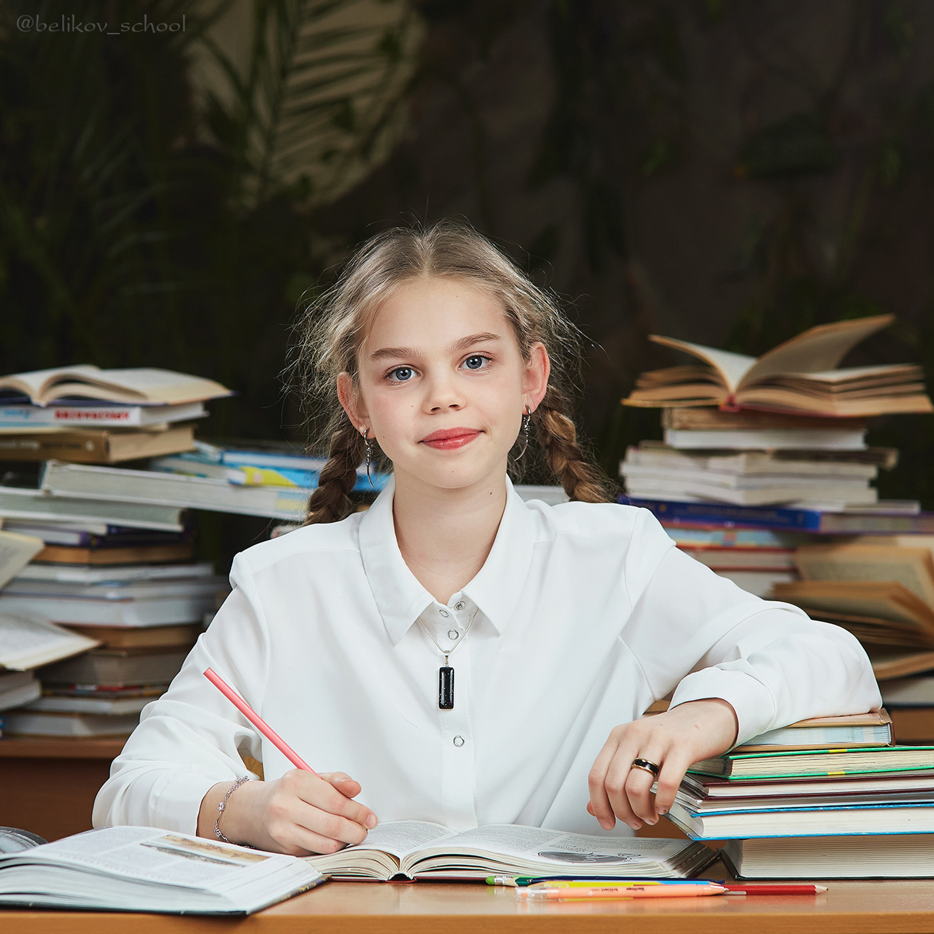 Школьные портреты и виньетка. Школьный фотограф Сергей Беликов