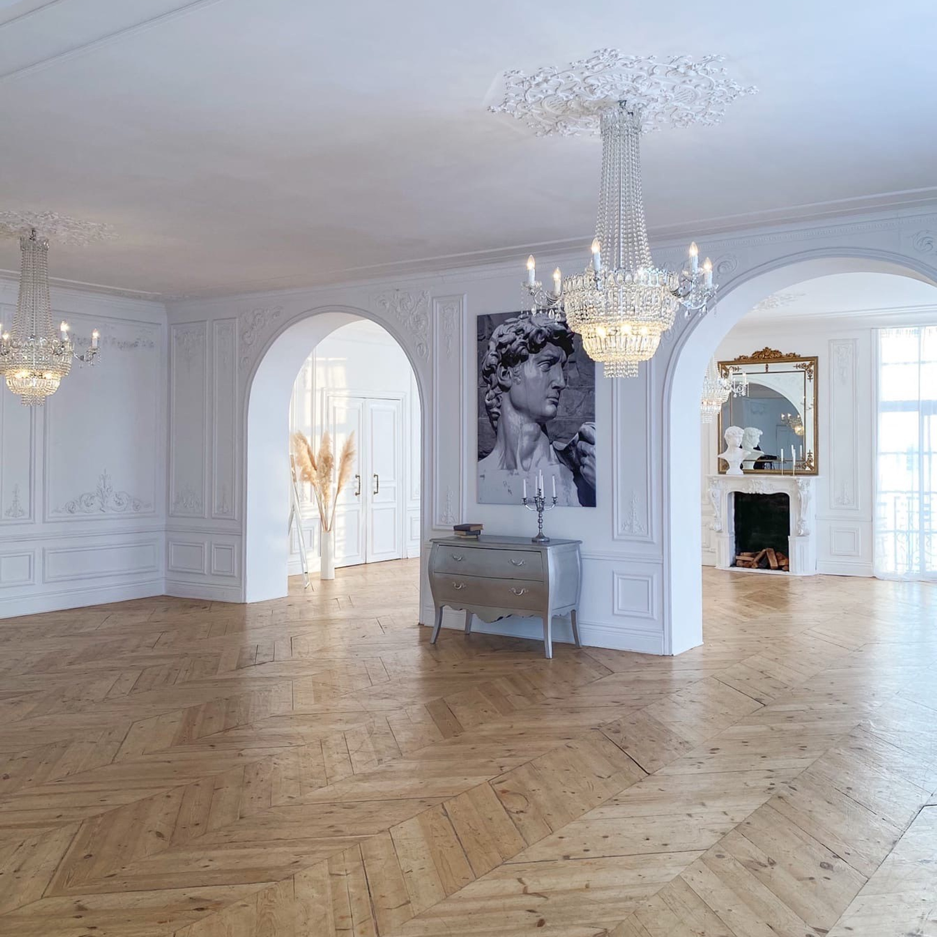 Залы, список студии СПБ. Профессиональный фотограф беременности в СПБ. Стильные фотосессии беременности в стиле минимализм и классическая фотография