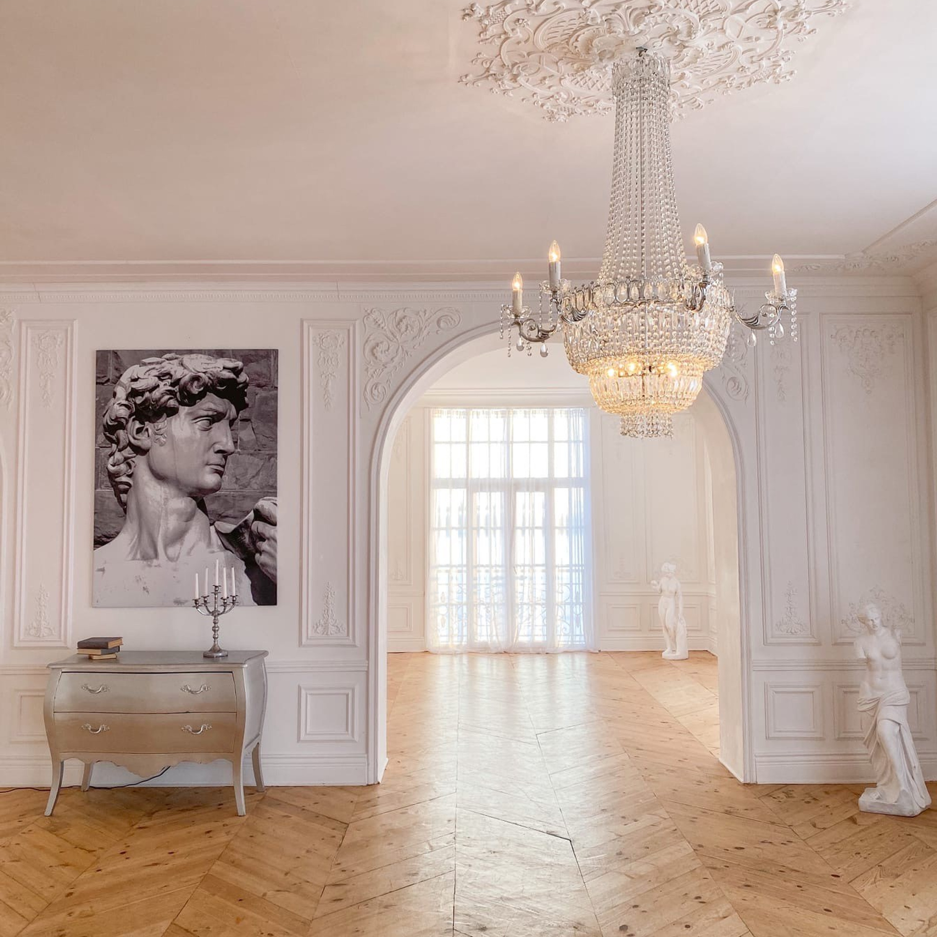 Залы, список студии СПБ. Профессиональный фотограф беременности в СПБ. Стильные фотосессии беременности в стиле минимализм и классическая фотография