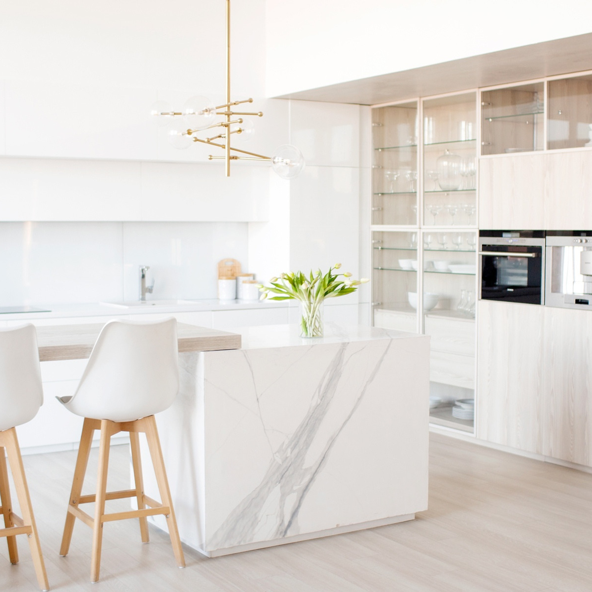 MIMIKA. Профессиональный фотограф беременности в СПБ. Стильные фотосессии беременности в стиле минимализм и классическая фотография