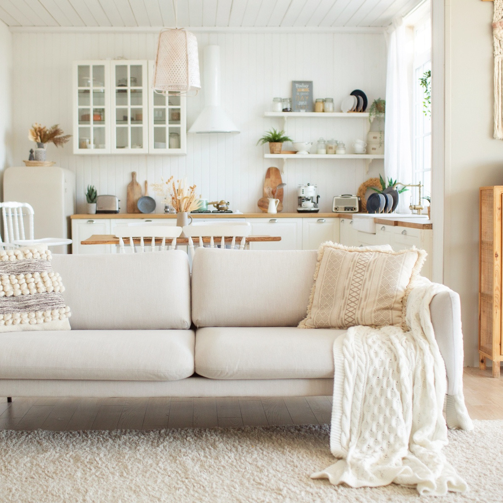 MIMIKA. Профессиональный фотограф беременности в СПБ. Стильные фотосессии беременности в стиле минимализм и классическая фотография