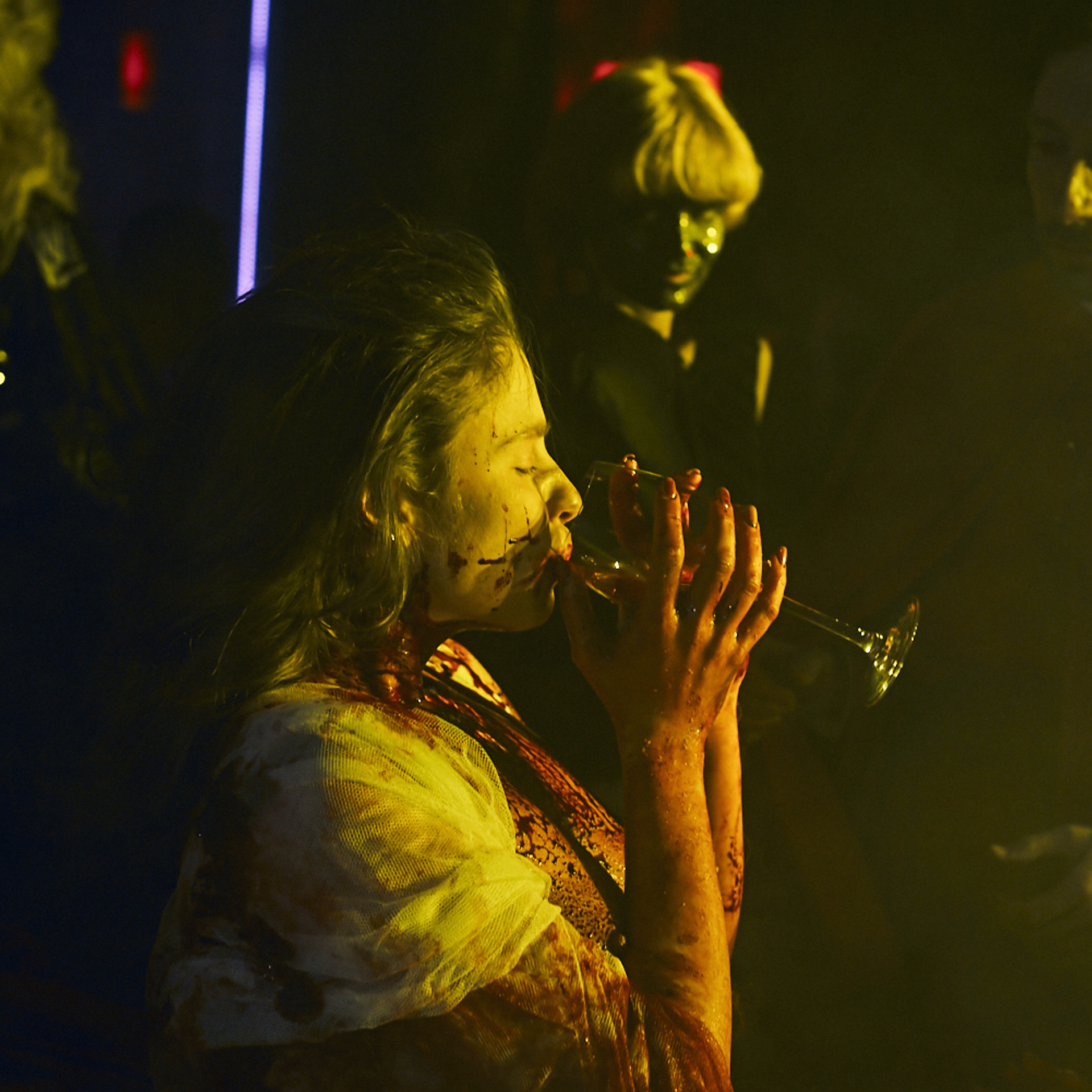 Фотосъёмка Halloween Москва | Event-фотограф тематических вечеринок. Артём Савиных — профессиональный фотограф в Москве | Репортажи, свадьбы, портреты