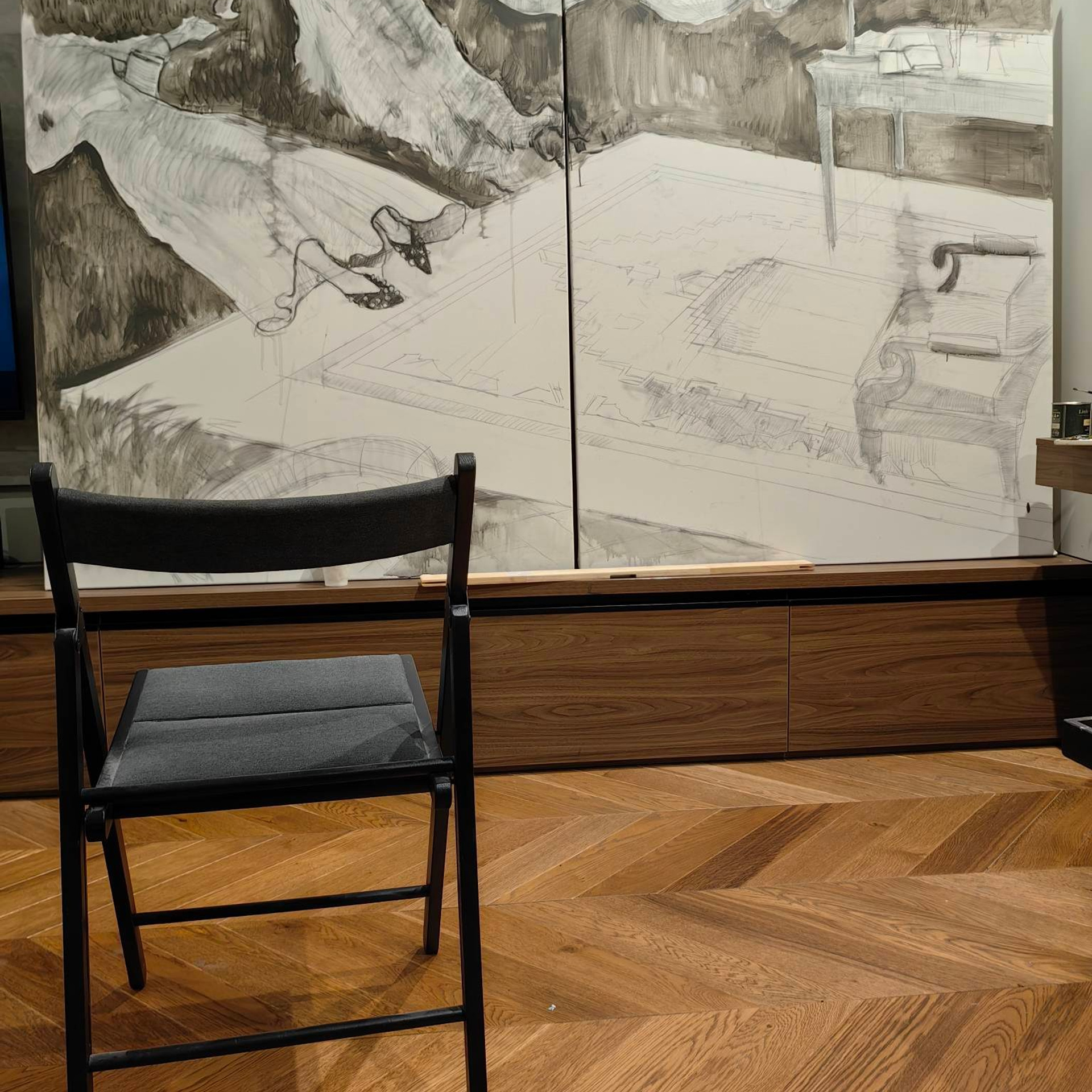 Начало картины, это рисунок и гризайль