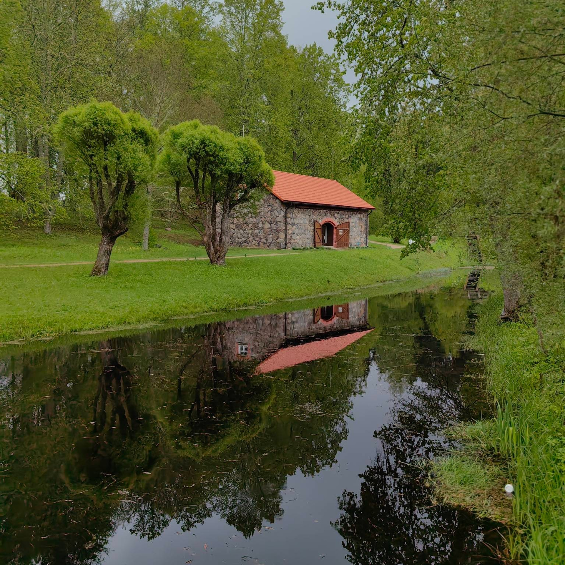 история усадьбы Михайловское Пушкин, Михайловское усадьба фото, Пушкин в Михайловском творчество, усадьба Михайловское история, картина Михайловское Пушкин, ссылка Пушкина в Михайловском