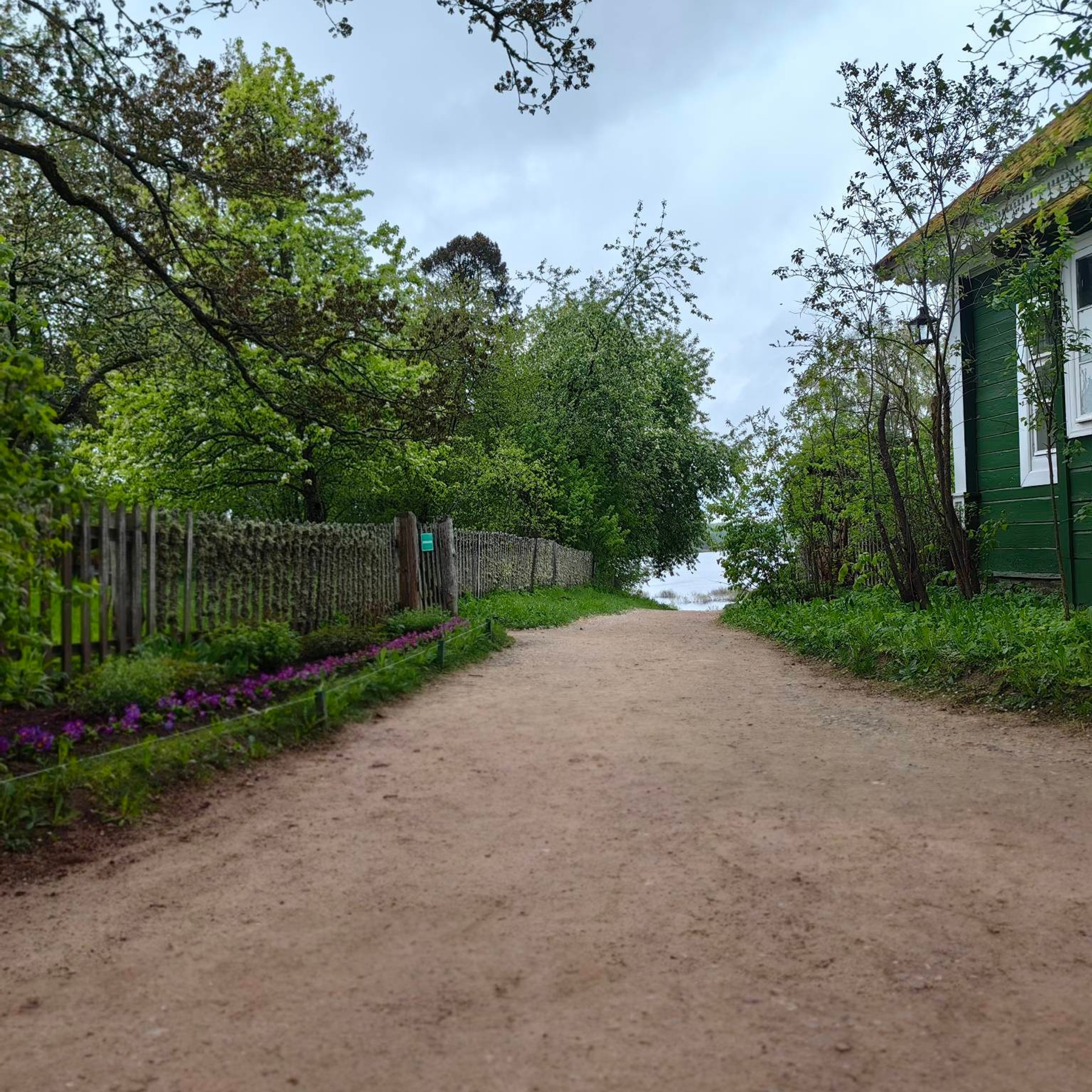 история усадьбы Михайловское Пушкин, Михайловское усадьба фото, Пушкин в Михайловском творчество, усадьба Михайловское история, картина Михайловское Пушкин, ссылка Пушкина в Михайловском