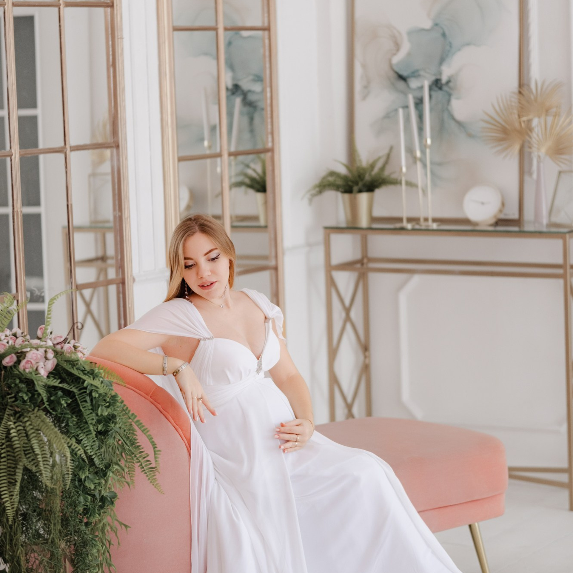 Беременная фотосессия в студии Краснодара. Фотограф в Сочи Краснодар Москва Руслан Поляков