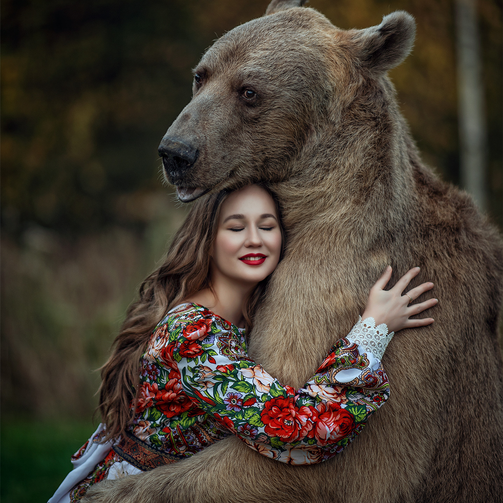 фотосессия с медведем, девушка и медведь, фото с медведем, ручной медведь, фотосессия с медведем москва, фотосессия с медведем в москве, фотограф юлиана бевз, юлиана бевз, медведь степан