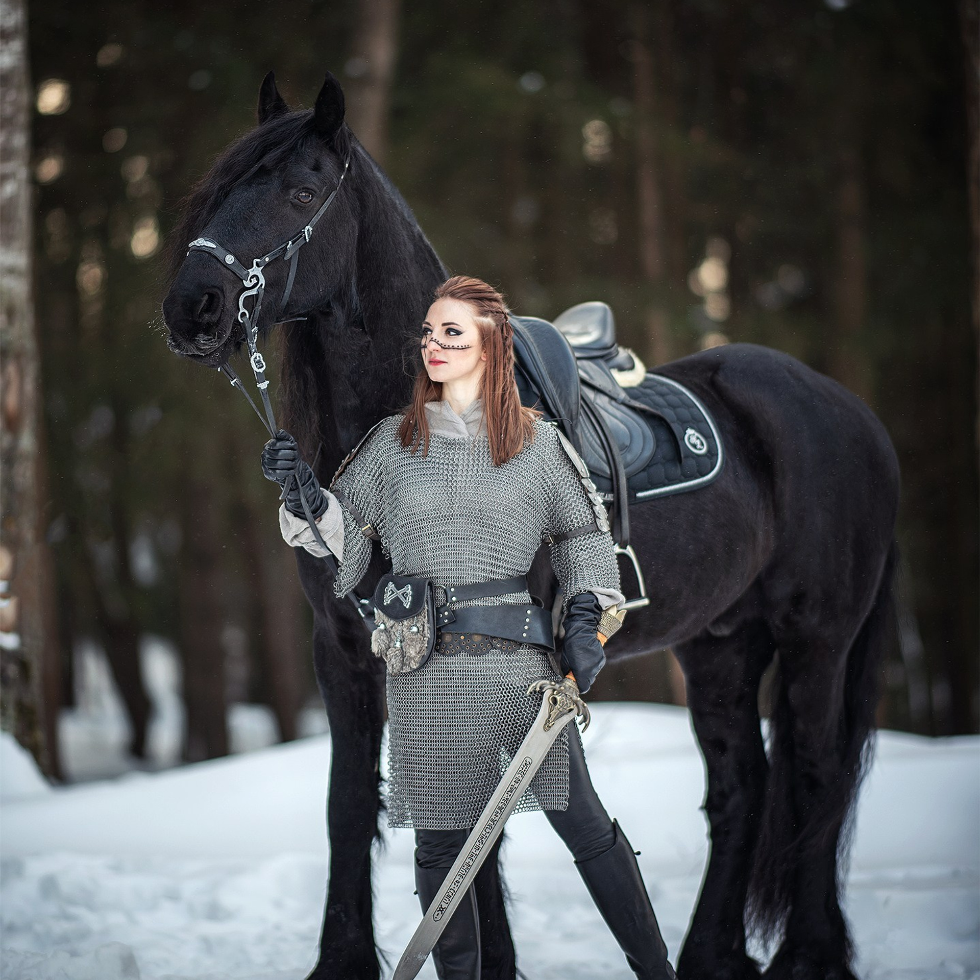 фотосессия с лошадью, фризский конь, лошадь для фотосессии, фотосессия с трюковой лошадью, фотосессия с лошадьми, юлиана бевз, сказочная фотосессия, сказочная фотография, волшебная фотосессия, фотосессия с конем в москве, фотосессия в москве, оригинальная фотосессия москва, девушка на коне, девушка и лошадь, девушка с черной лошадью, черная лошадь
