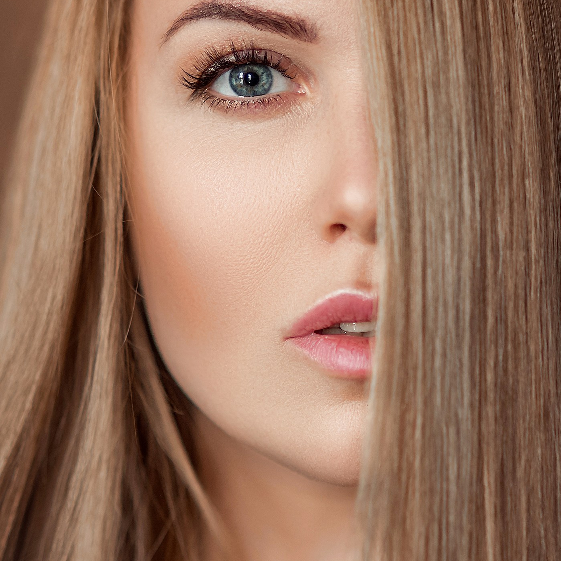 Кейс: 6 лет контент-производства для премиум-бренда B.Y.H.O — от личного блога до салона класса люкс. Профессиональный фотограф в Москве. Елена Шуваева