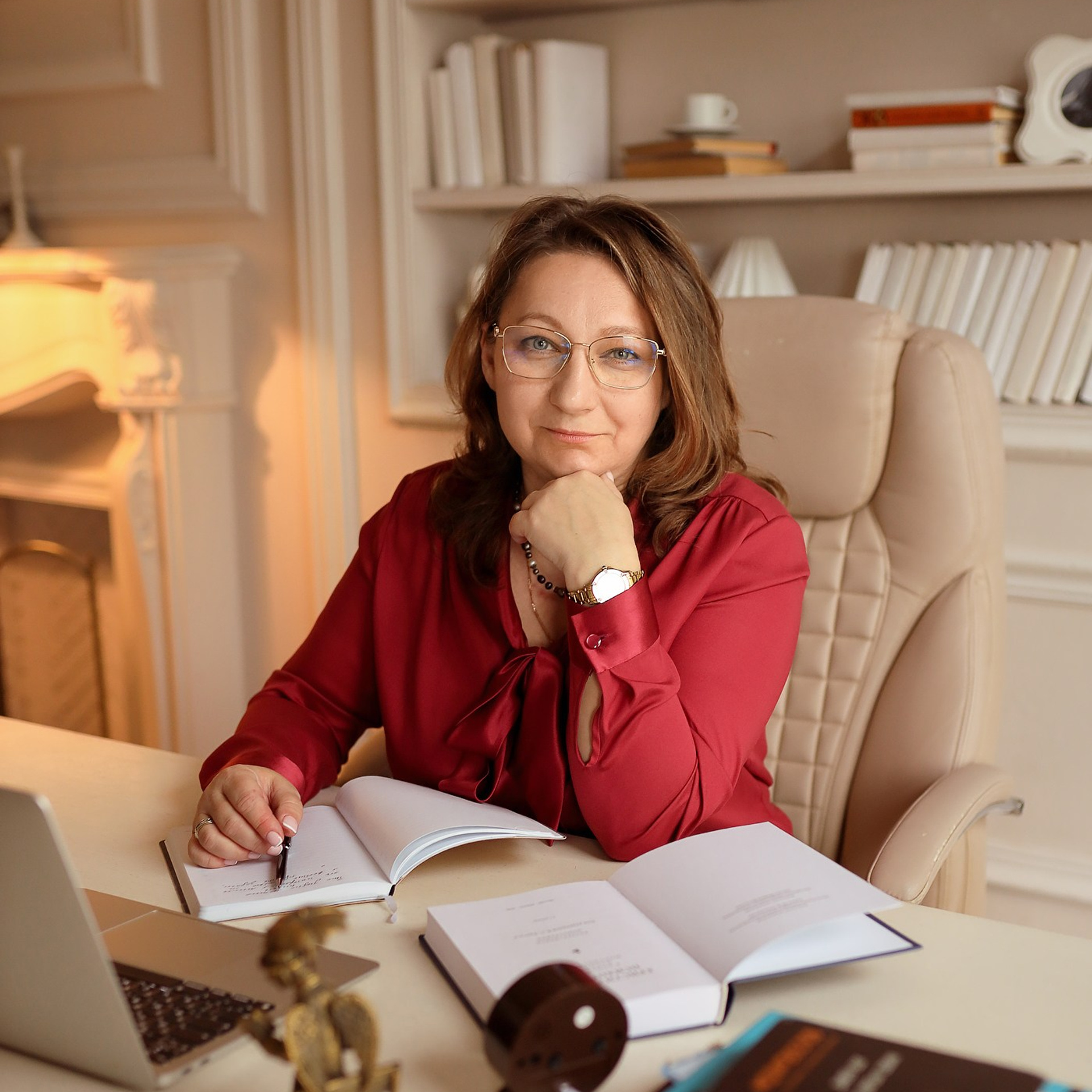 Кейс: 6 лет контент-производства для премиум-бренда B.Y.H.O — от личного блога до салона класса люкс. Профессиональный фотограф в Москве. Елена Шуваева