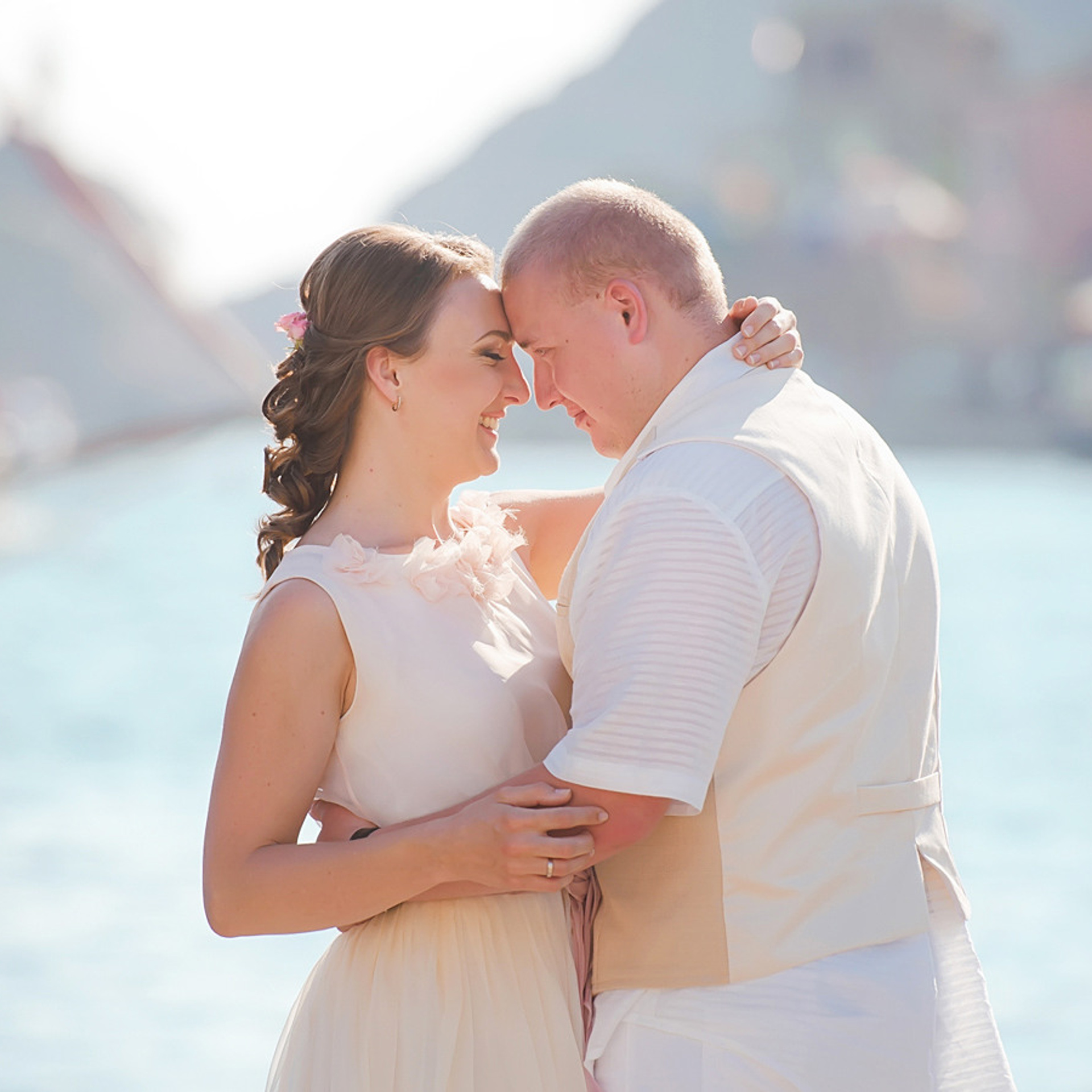 Семейный фотограф в Севастополе. Фотосессия для двоих в Балаклаве на причале