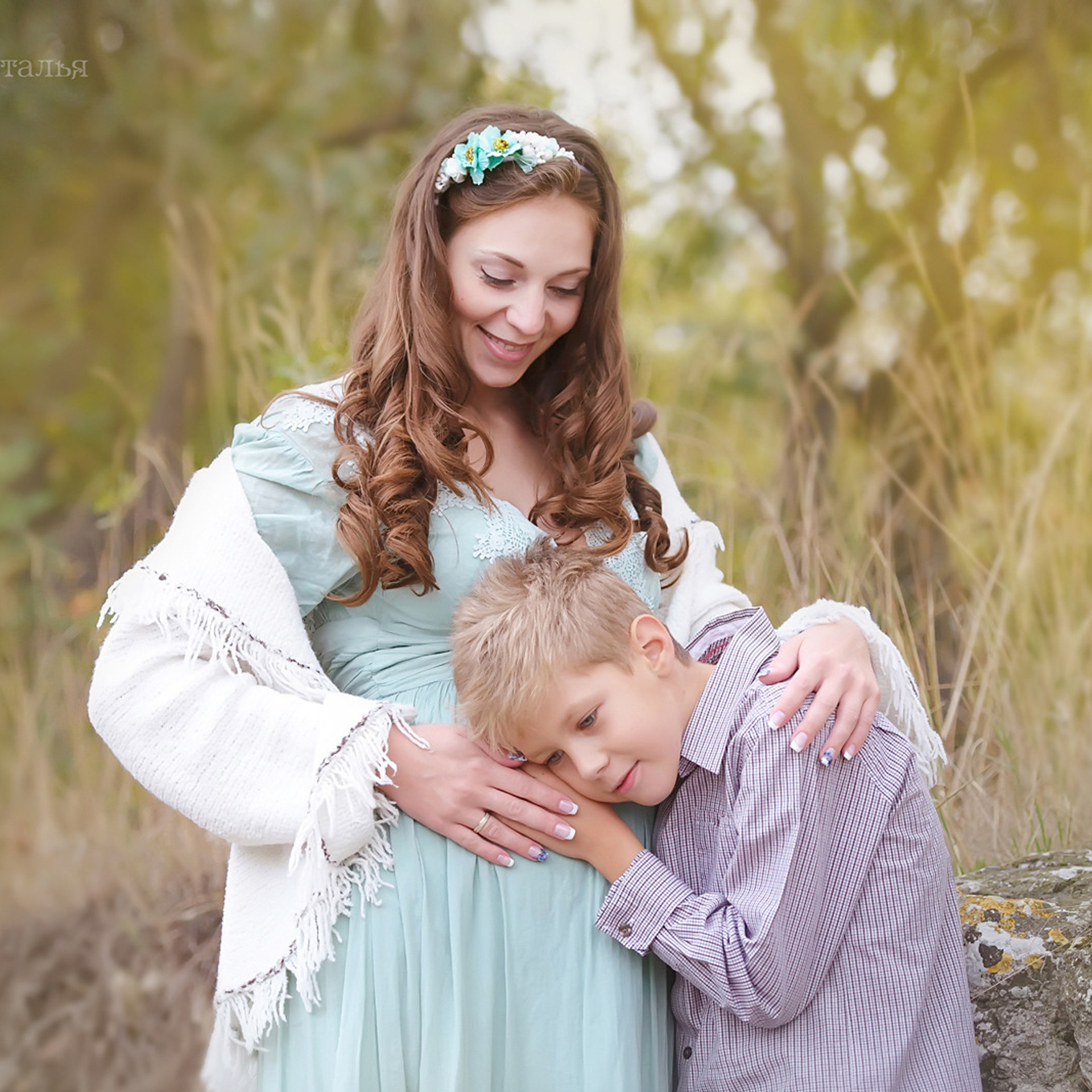 Семейный фотограф в Севастополе. Фотосессия в ожидании малыша на Херсонесе