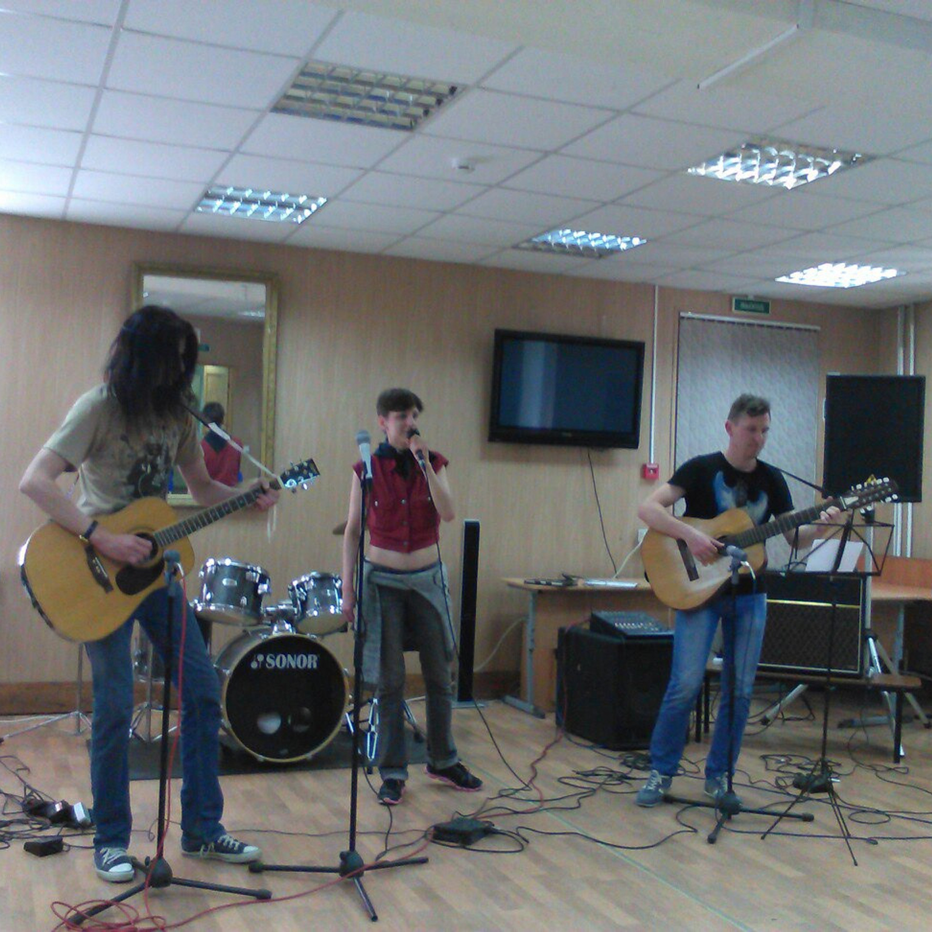 Студия обучения игре на гитаре — класс Дениса Маярского. Дом Шрёдера