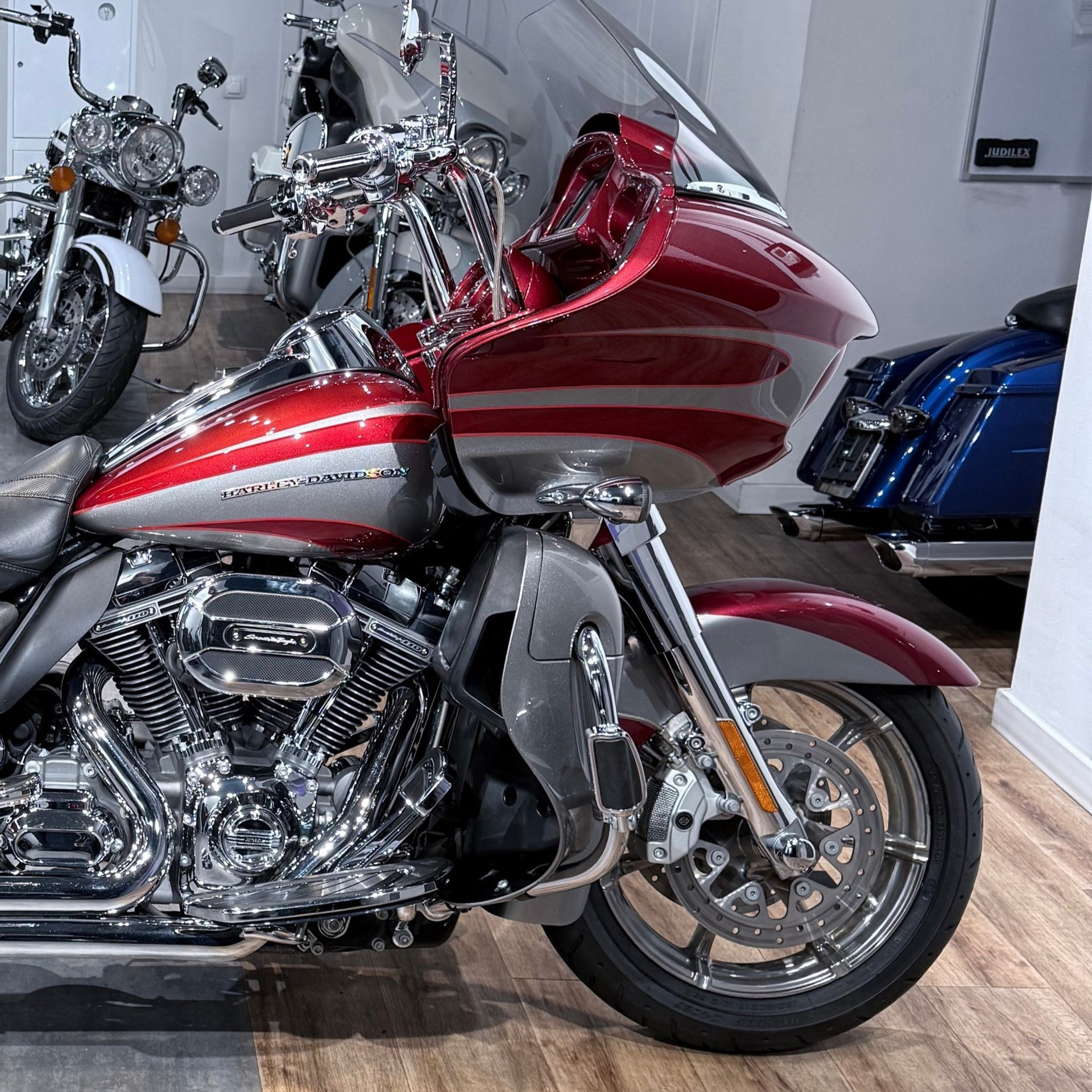 2016 CVO Road Glide Ruby Red (VIN *2618)