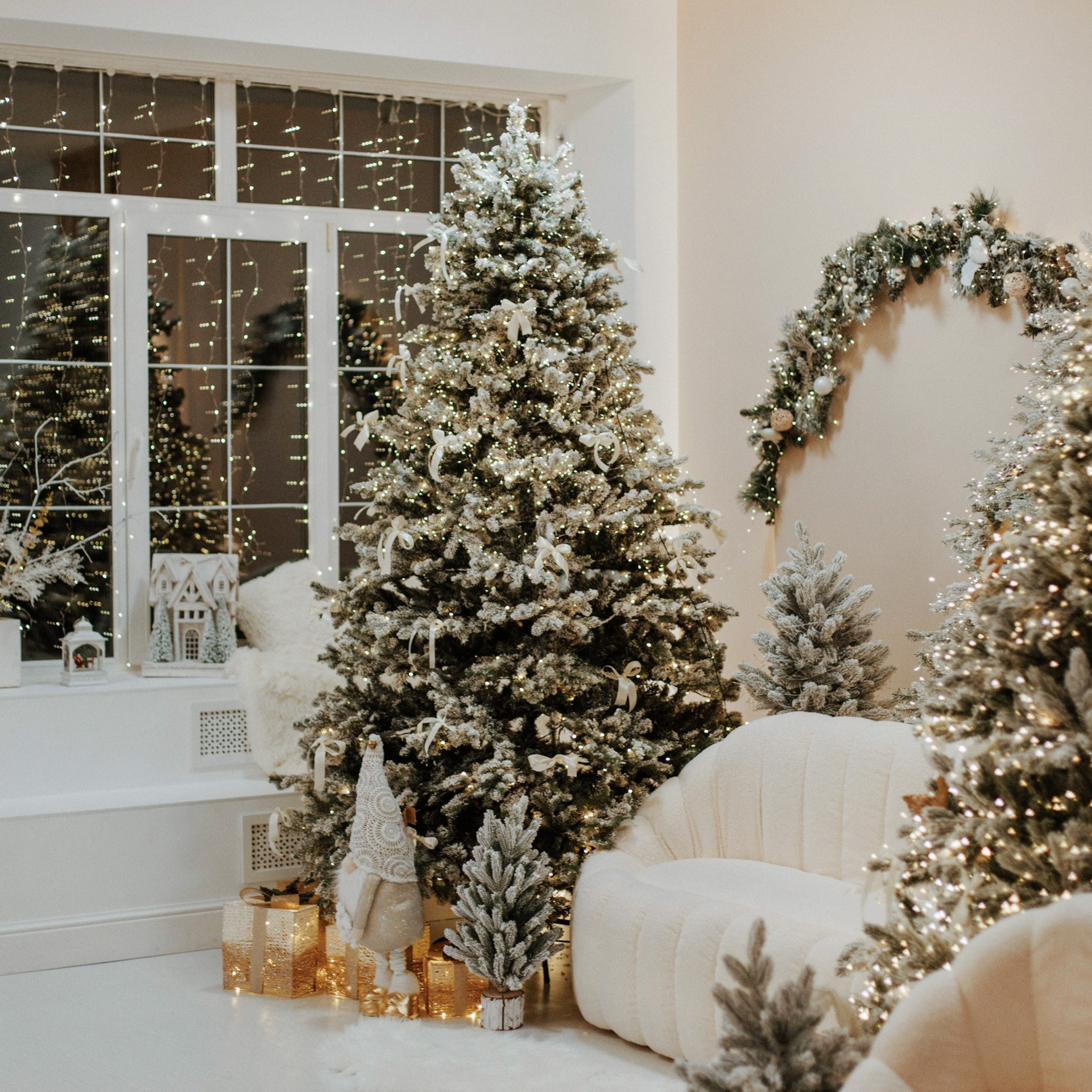 Актуальный интерьер фотостудий Брянска на Ноябрь, Декабрь 2024 и начала Января 2025