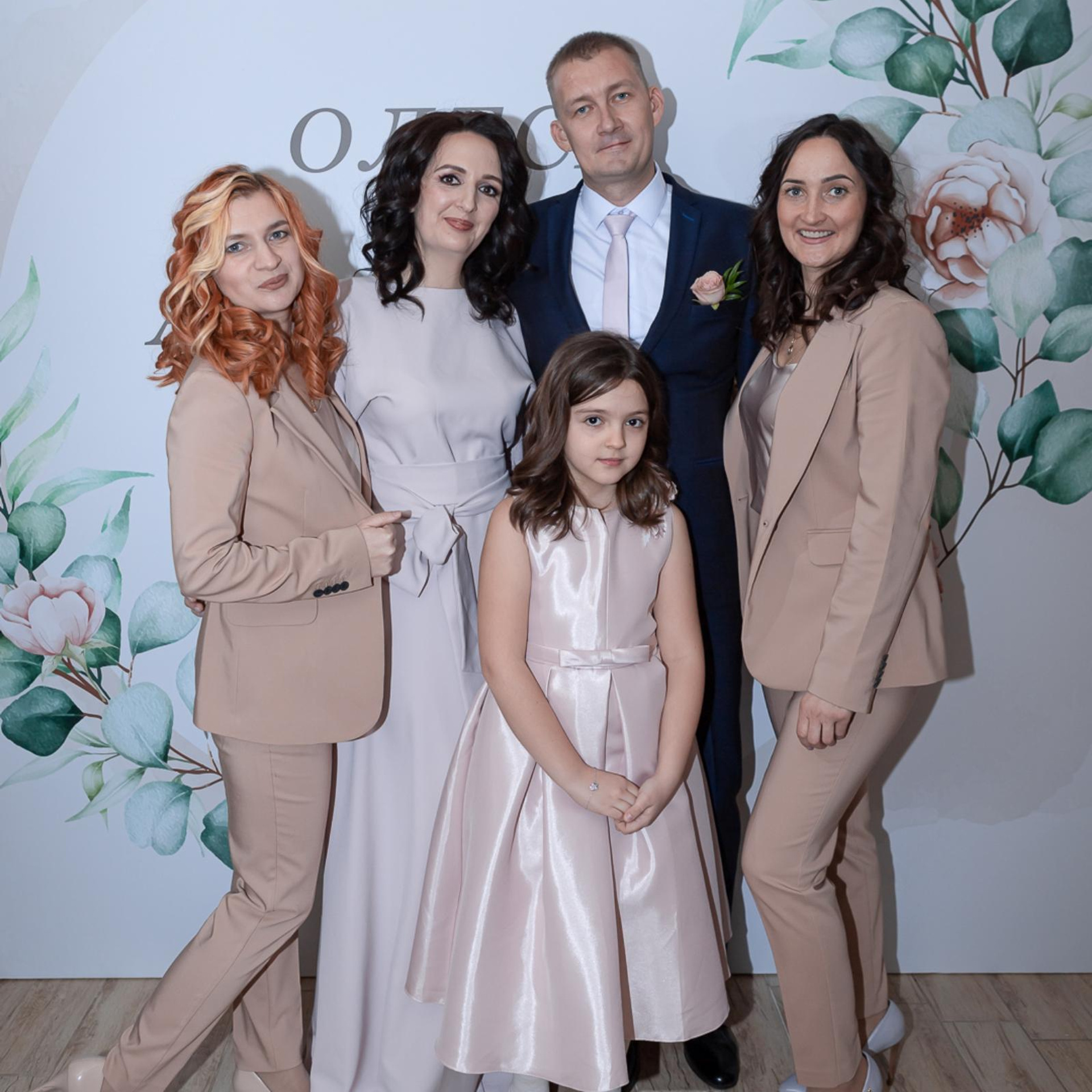 ведущие олеся и катя, ведущие в клину, поющие ведущие, ведущие на свадьбу, в клину, в солнечногорске, в зеленограде