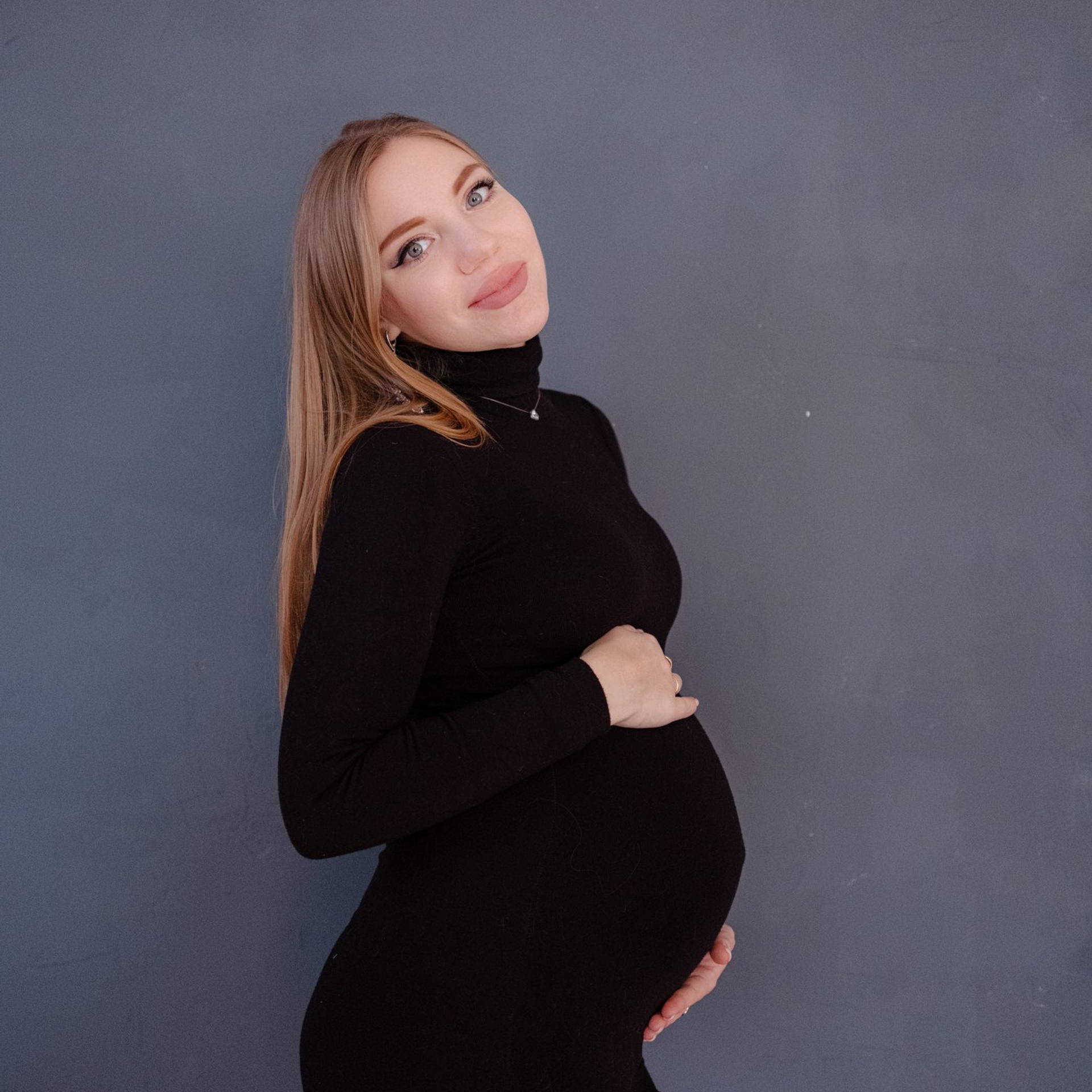 Беременная фотосессия в студии Краснодара. Фотограф в Сочи Краснодар Москва Руслан Поляков