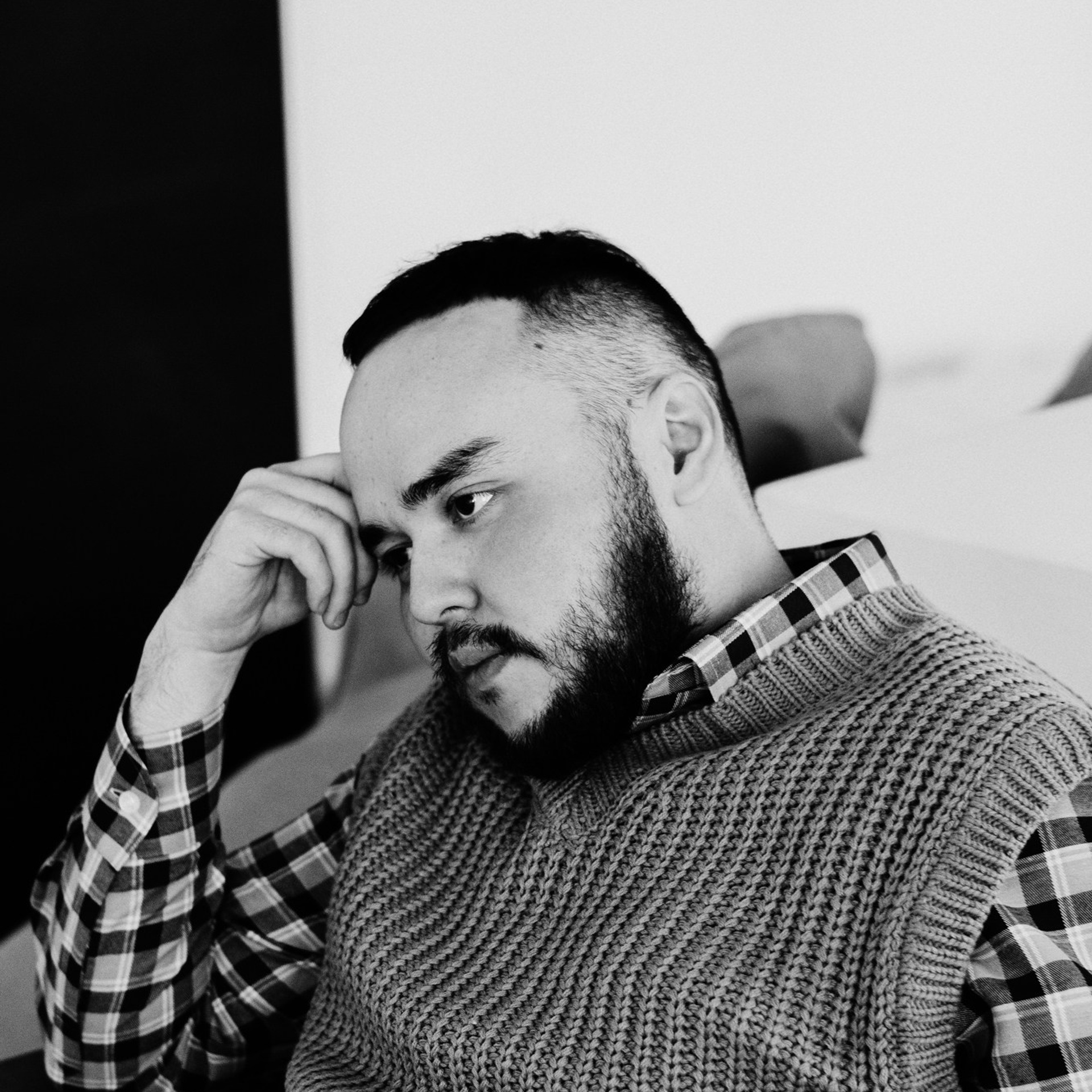 Мужское актерское портфолио в студии | Фотограф Тюмень. Портретный фотограф Тюмень Дарья Мустафина