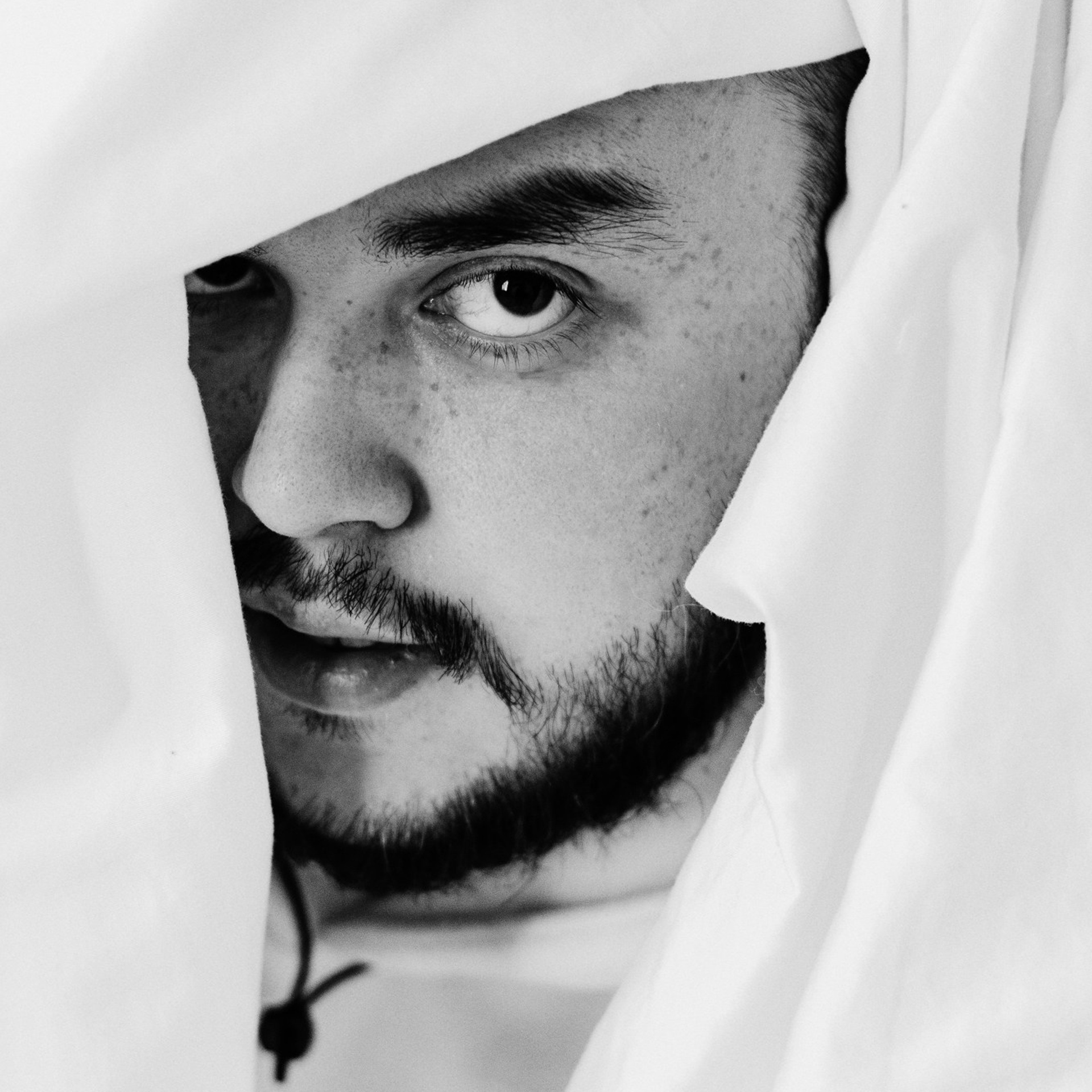 Мужское актерское портфолио в студии | Фотограф Тюмень. Портретный фотограф Тюмень Дарья Мустафина