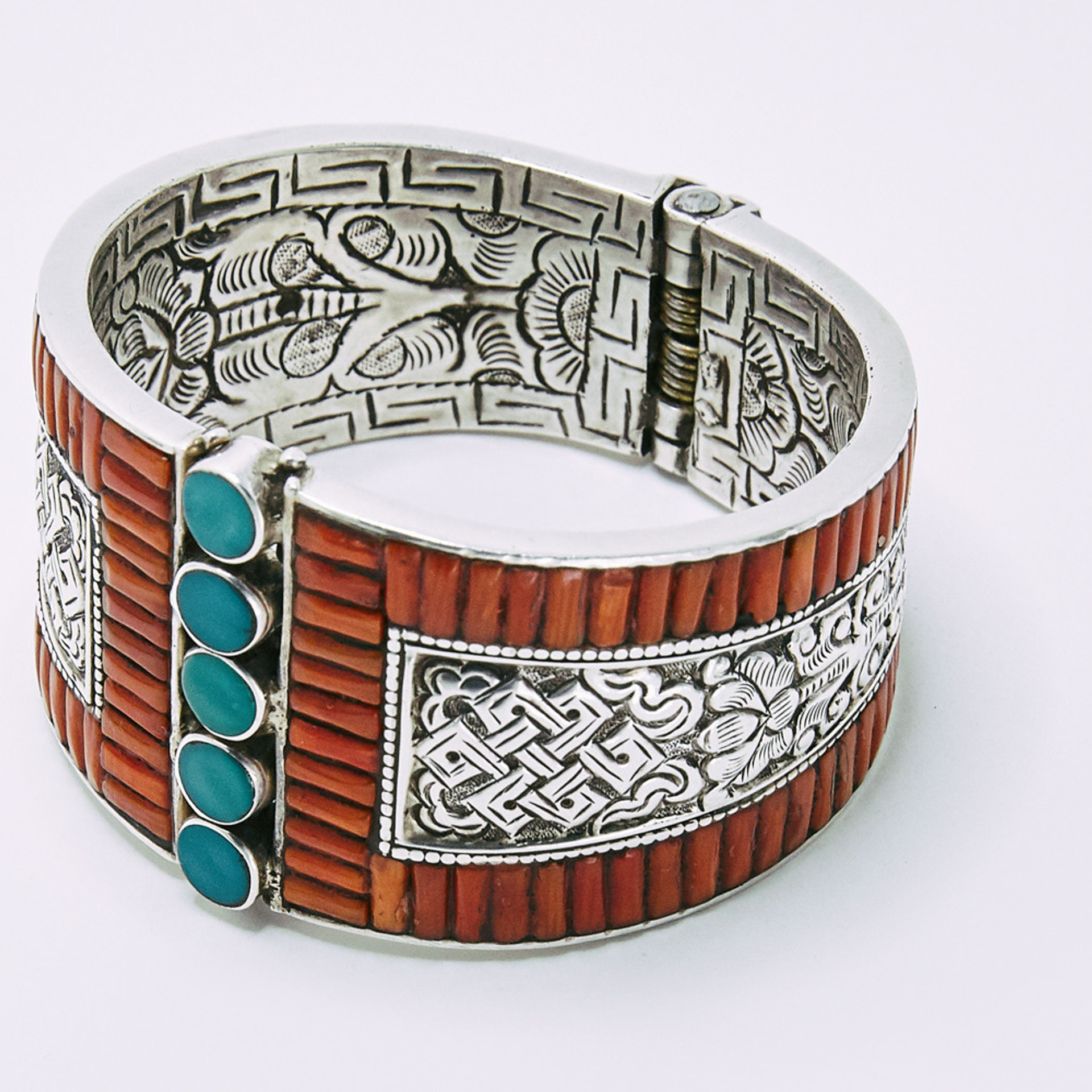 Съемка каталога ювелирных изделий Мир Камня. Рекламный фотограф Санкт-Петербург Катерина Мишкель