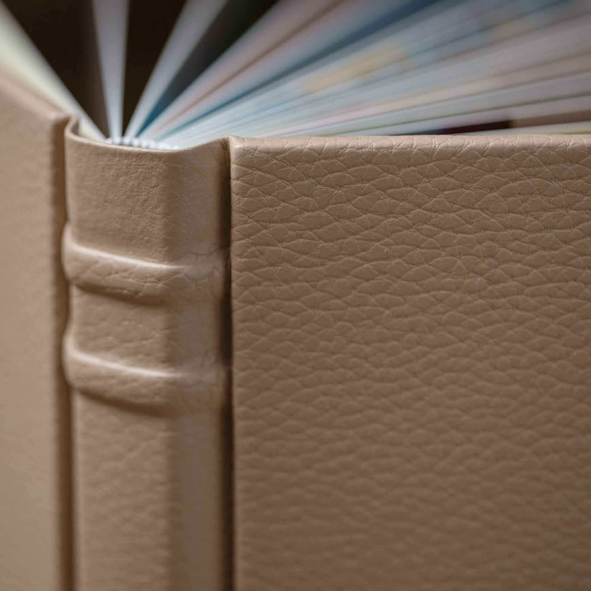 Фотокнига с квадратной фотовставкой. Фотограф в Москве Татьяна Байкова