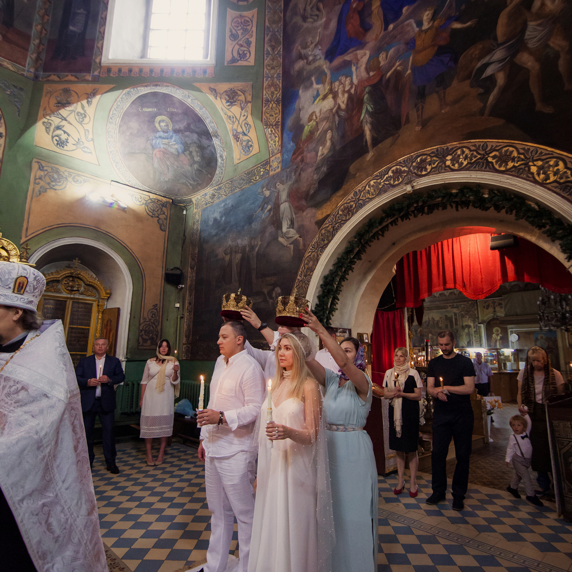 Trauung in der orthodoxen Kirche. Fotografin in München Dasha Antipina