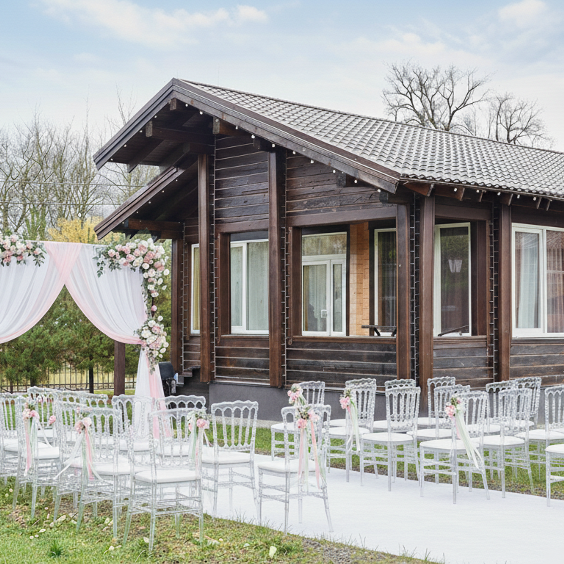Банкетный зал Веранда в Якушево у озера для свадеб, юбилеев, корпоративов. Официальный сайт
