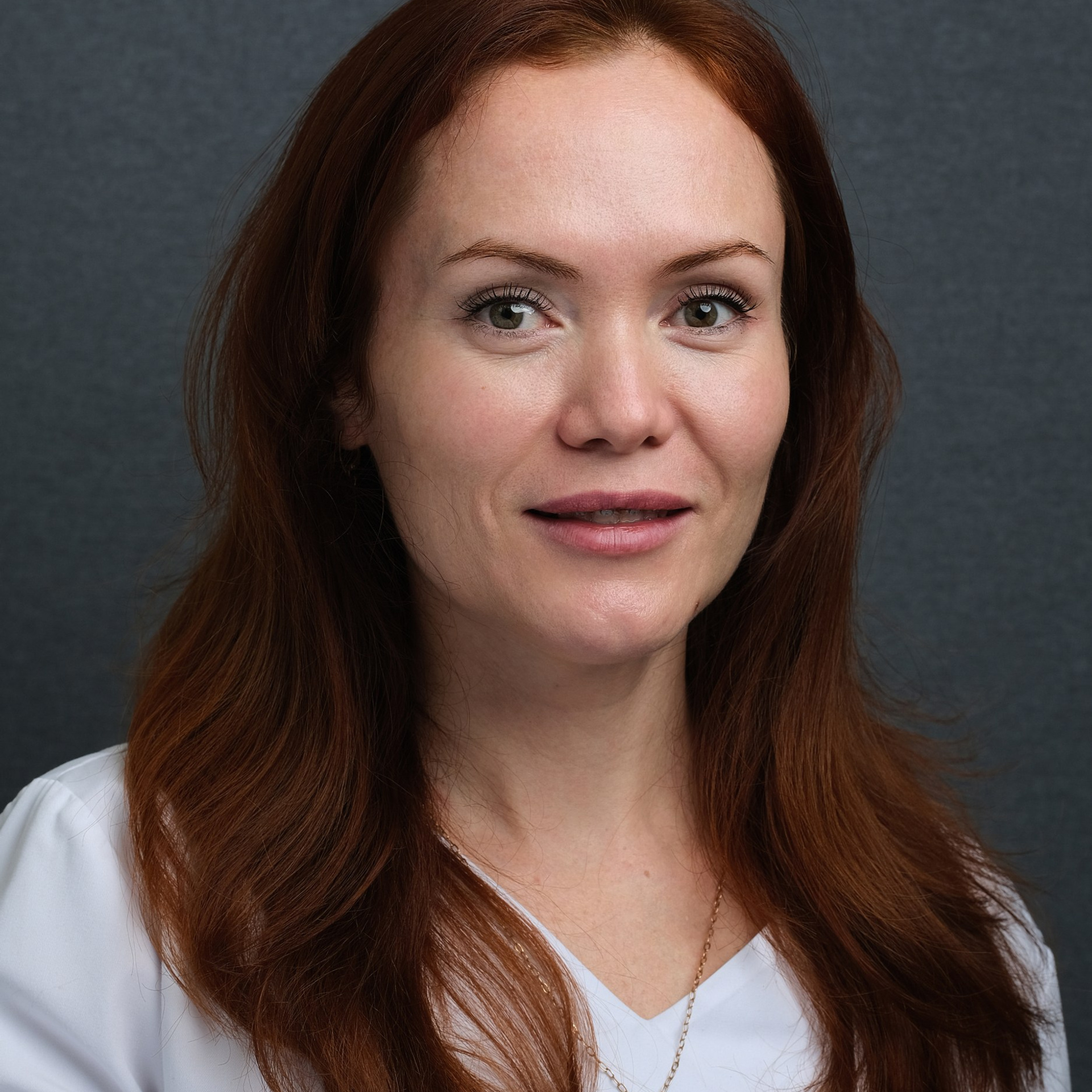 Портретная фотосъемка сотрудников стоматологической клиники