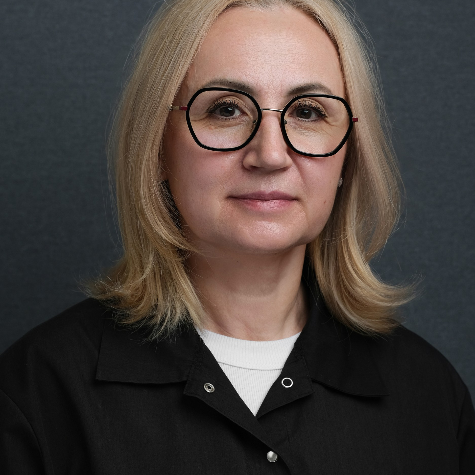 Портретная фотосъемка сотрудников стоматологической клиники